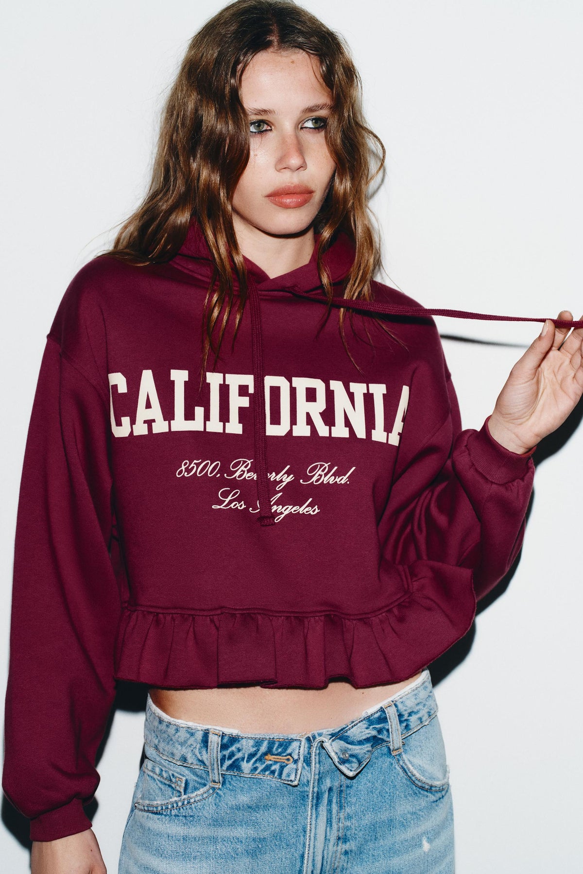 College-Sweatshirt mit Rüschenbesatz