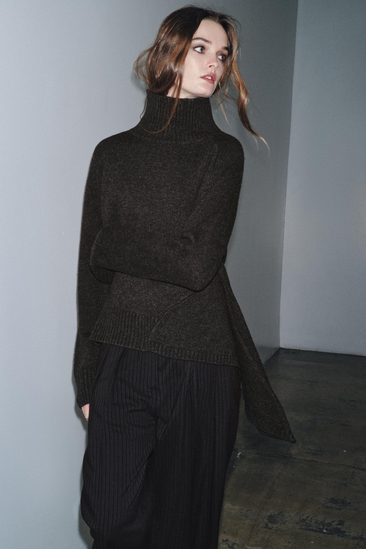 Asymmetrischer Wollpullover