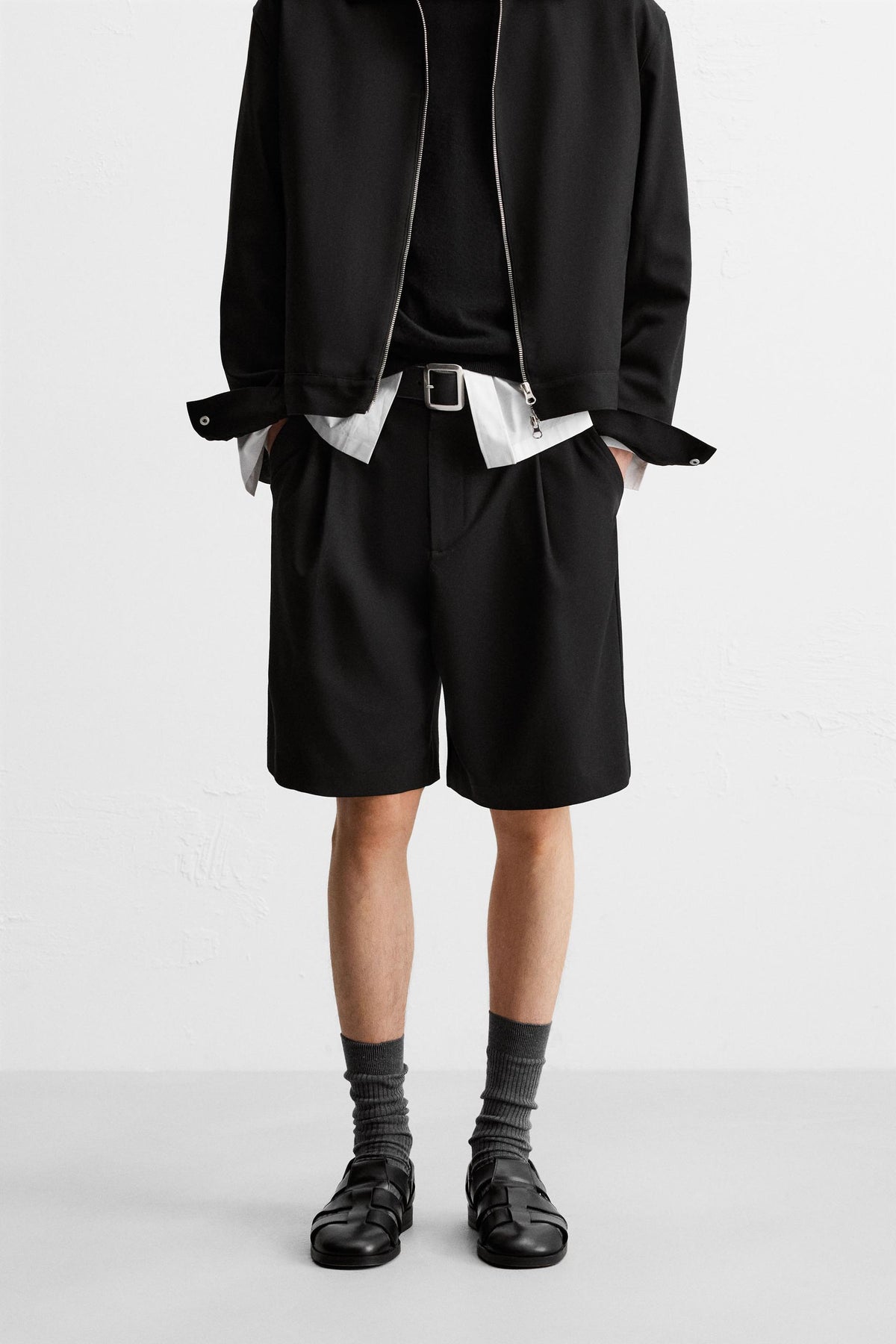 PLEATED RELAXED FIT BERMUDA SHORTS - Image 2