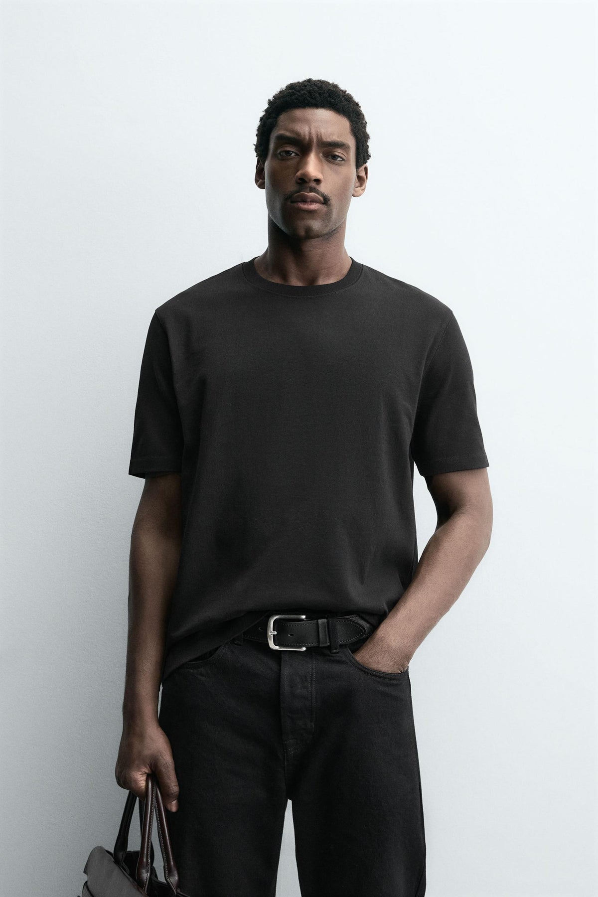 HEAVYWEIGHT SHORT SLEEVE T-SHIRT - Image 2