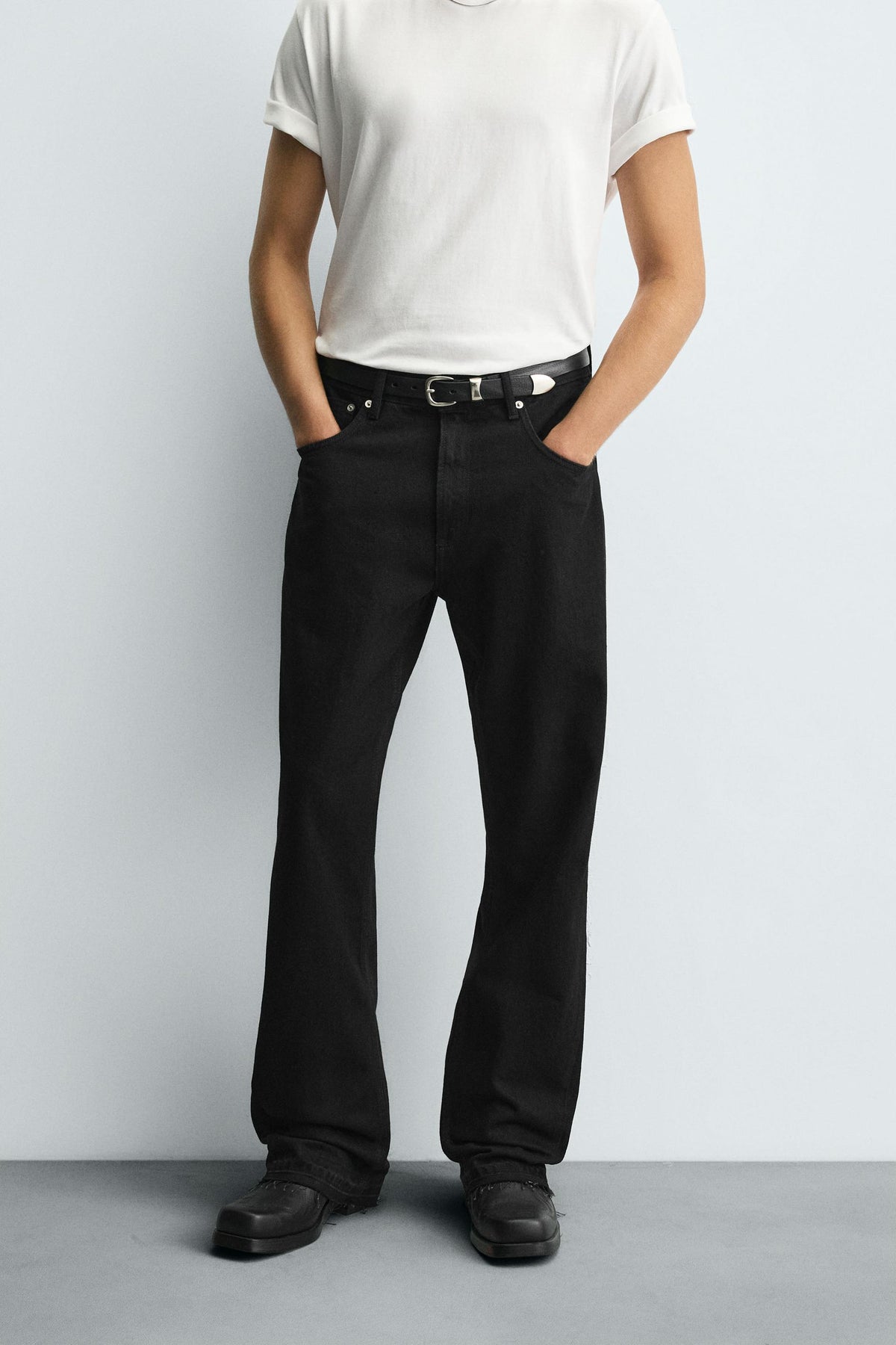 FLARE FIT JEANS - Image 2