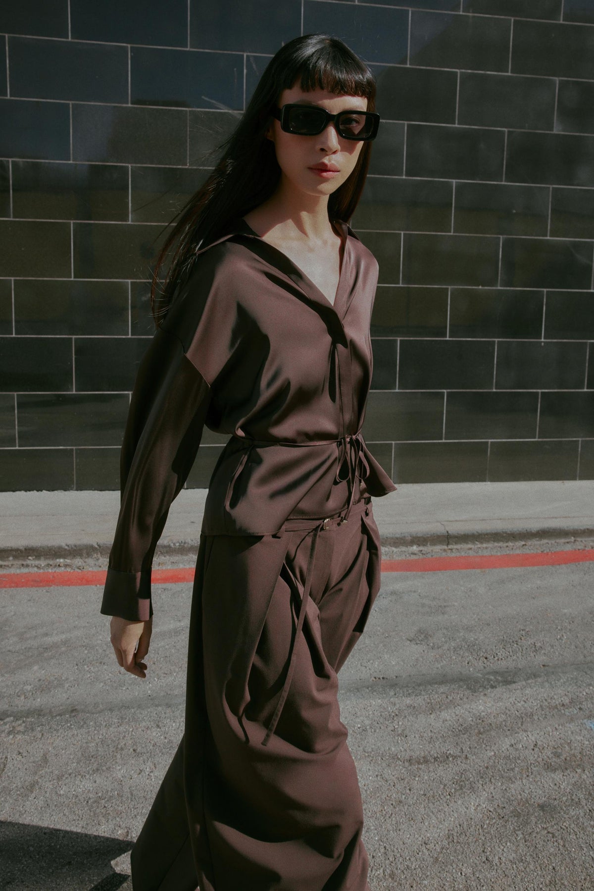 Satinbluse mit Gürtel