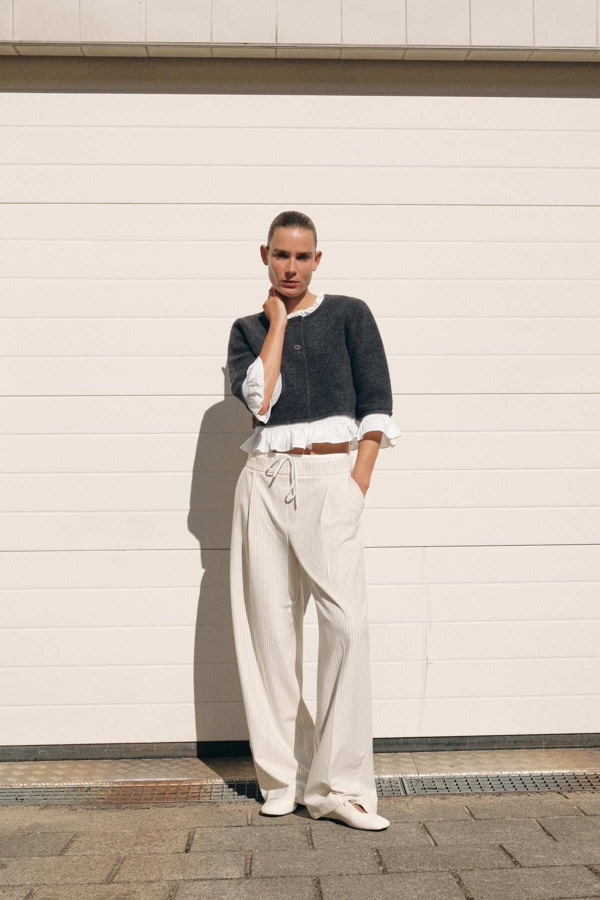 Kontrastfarbene Popeline-Strickjacke