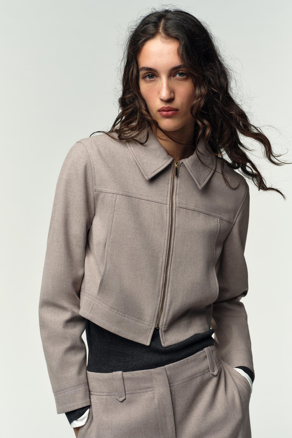 Kurze Jacke mit Reißverschluss