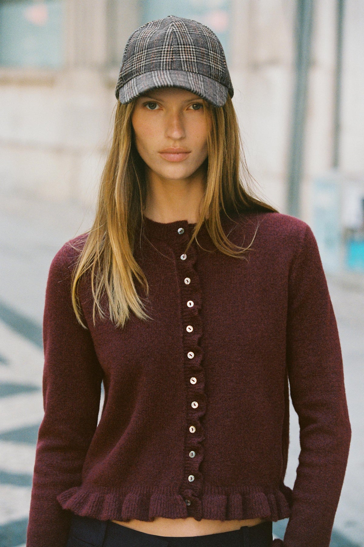 Rüschenstrickjacke