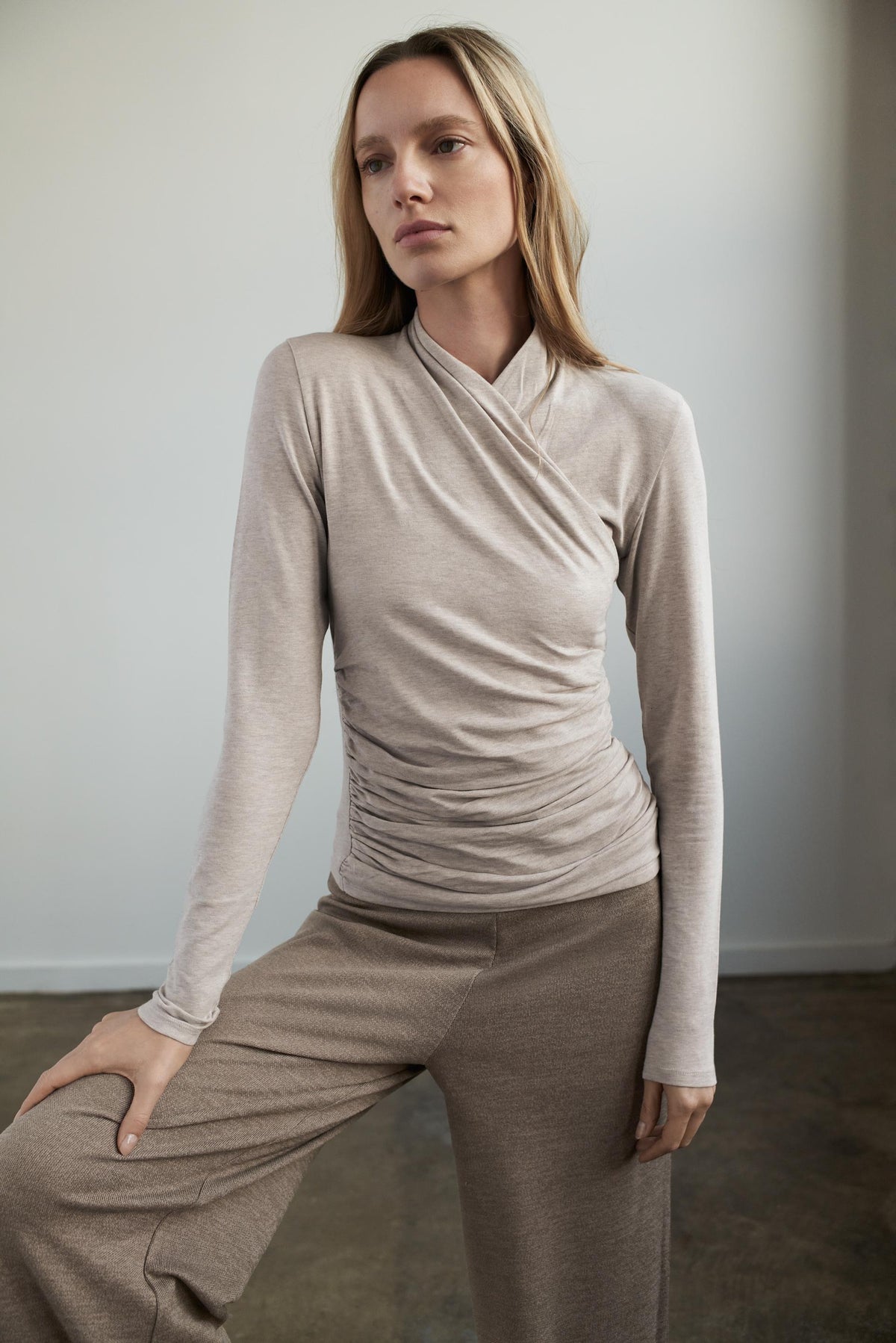 Seitlich drapiertes T-Shirt