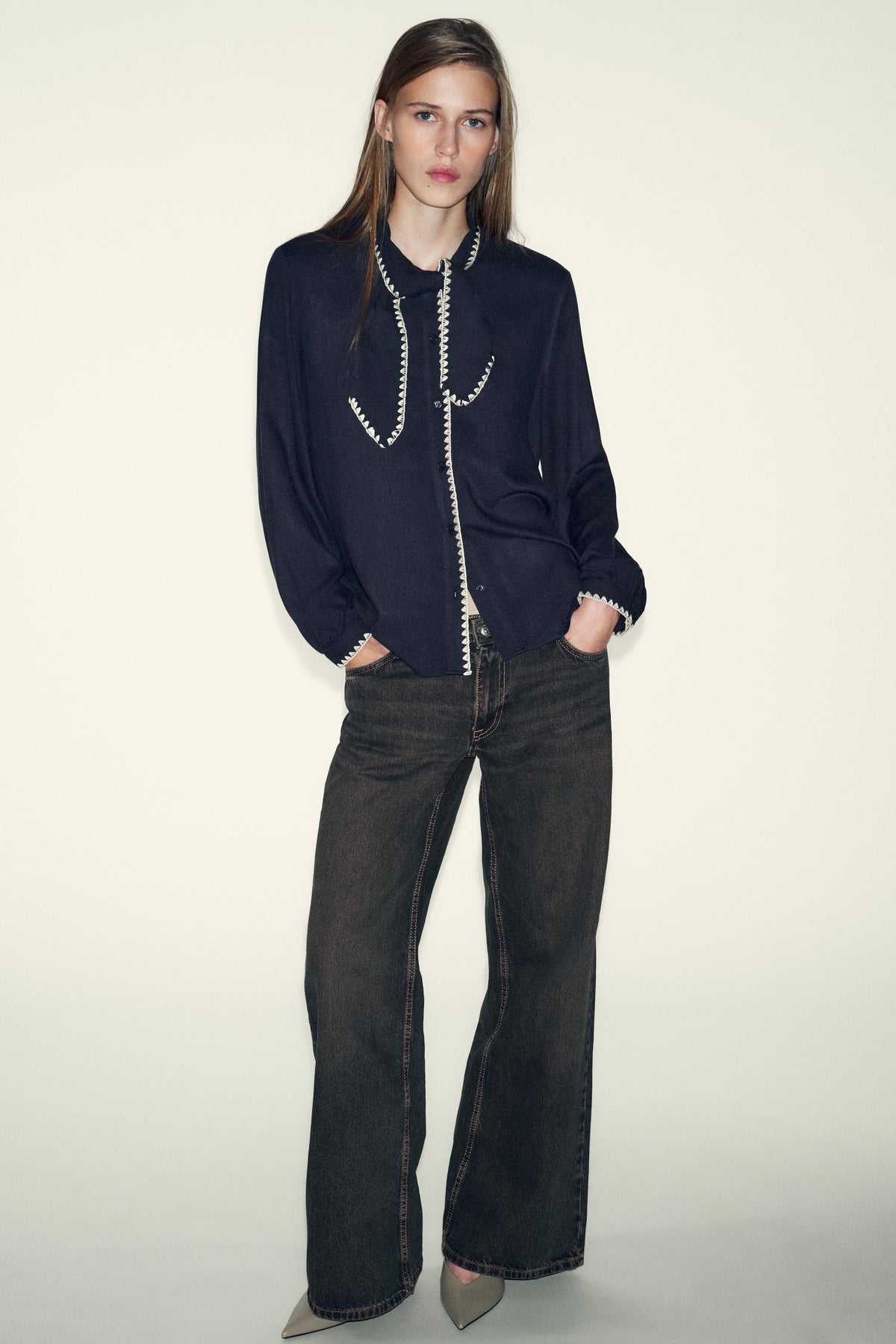 BLOUSE WITH TIE AND