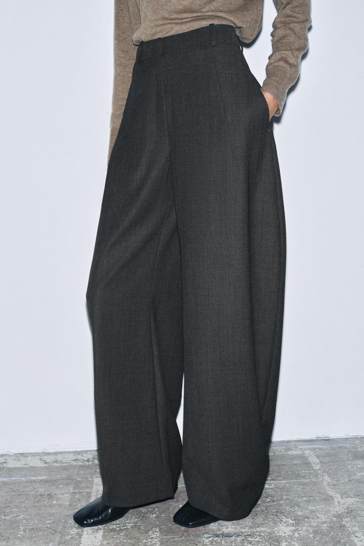 Wool Balloon Trousers