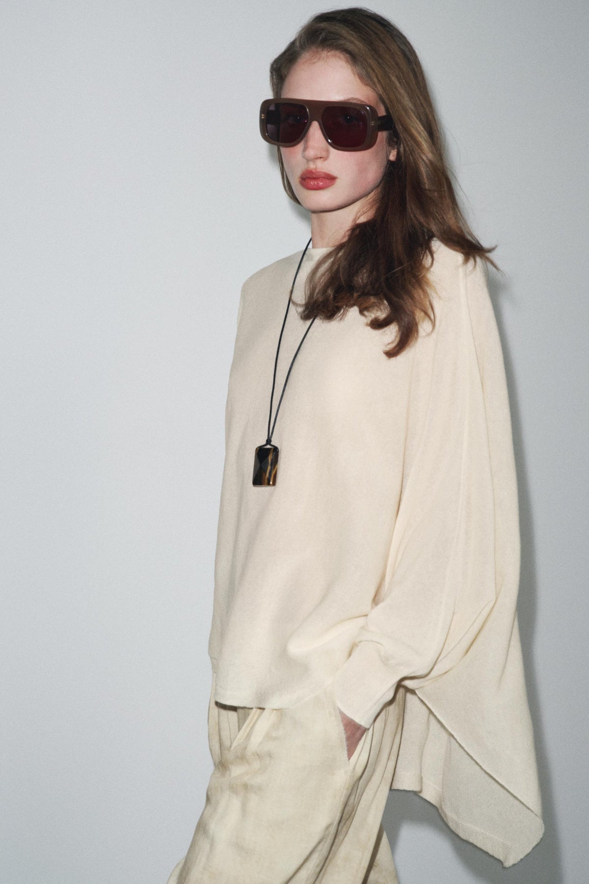 PLAIN KNIT SWEATER