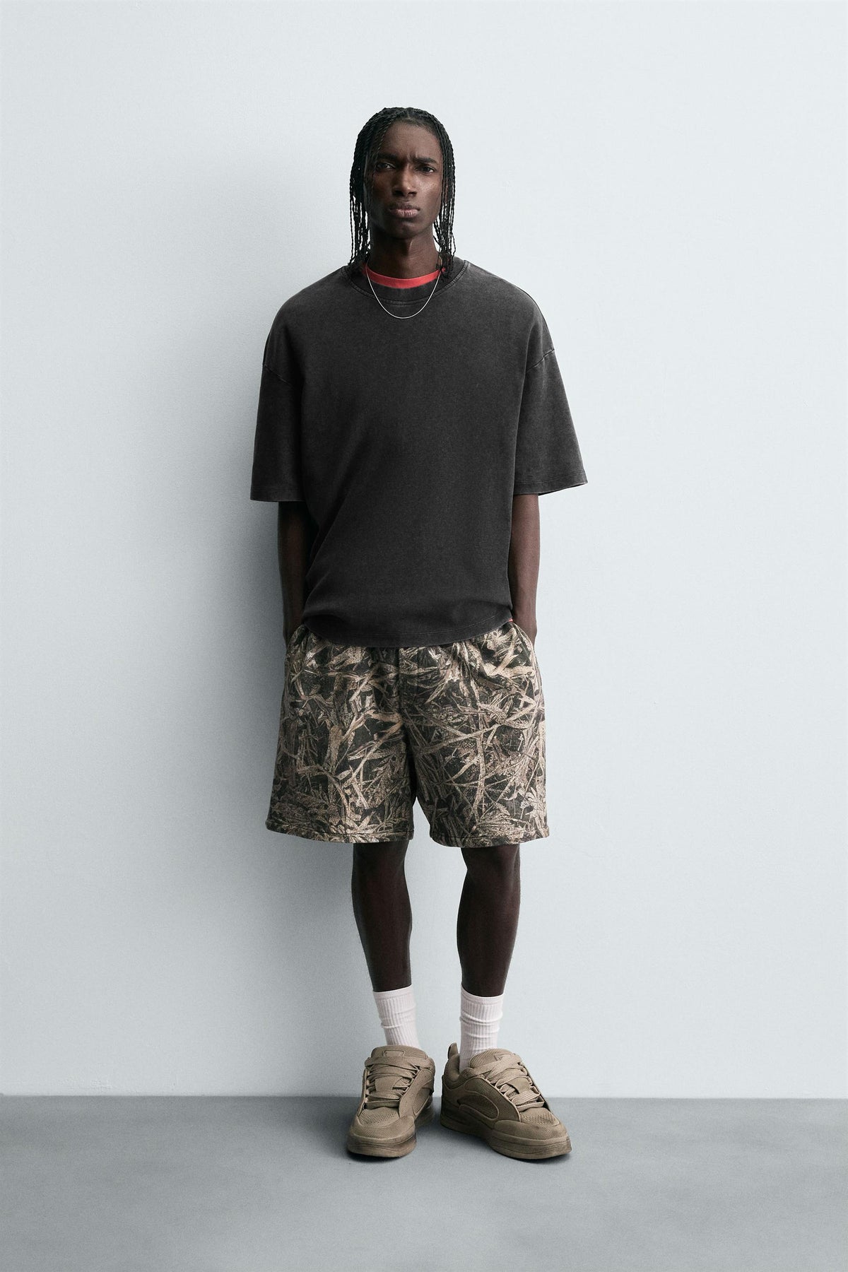 ABSTRACT PRINT BERMUDA SHORTS - Image 1