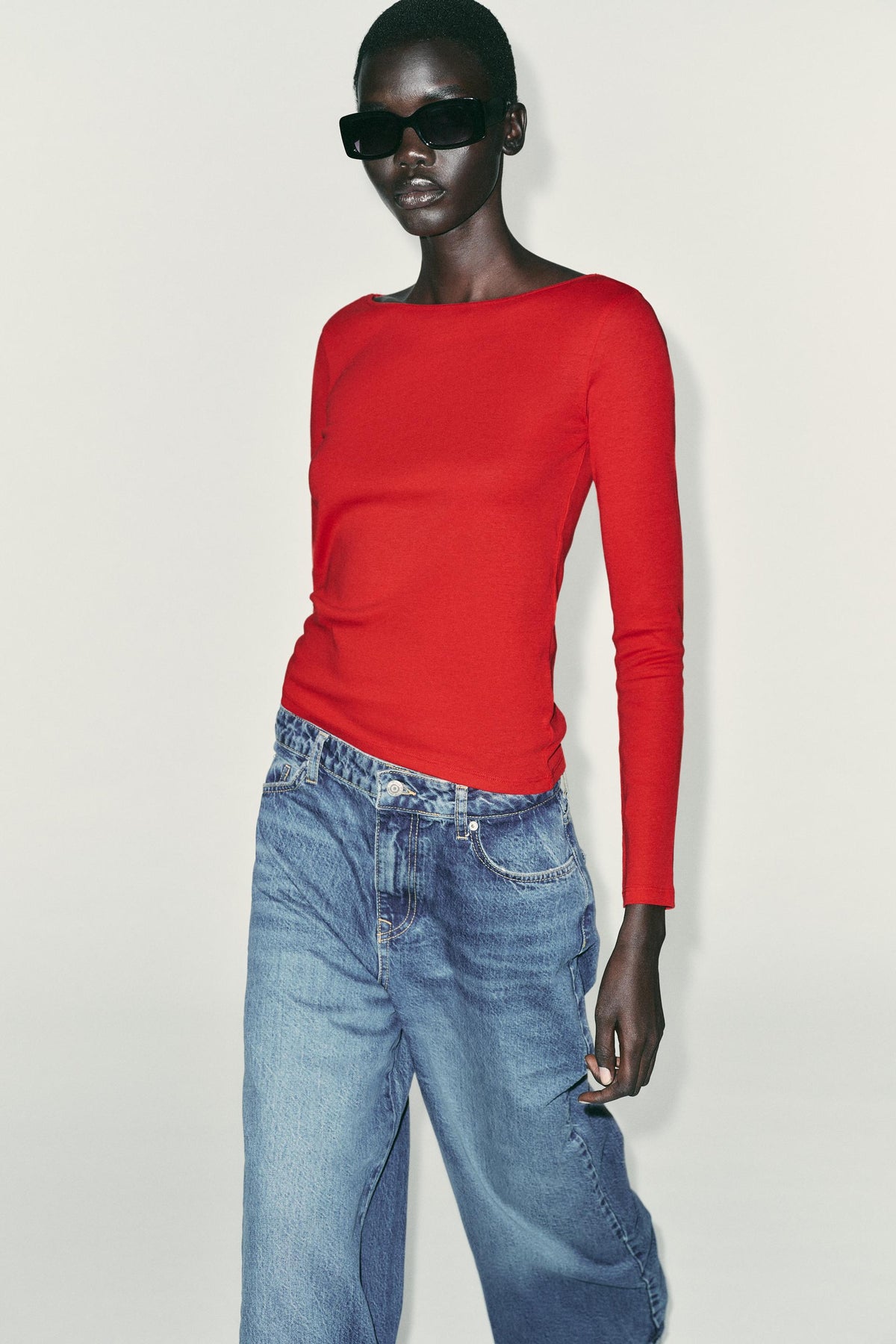 Baumwoll-T-Shirt mit U-Boot-Ausschnitt