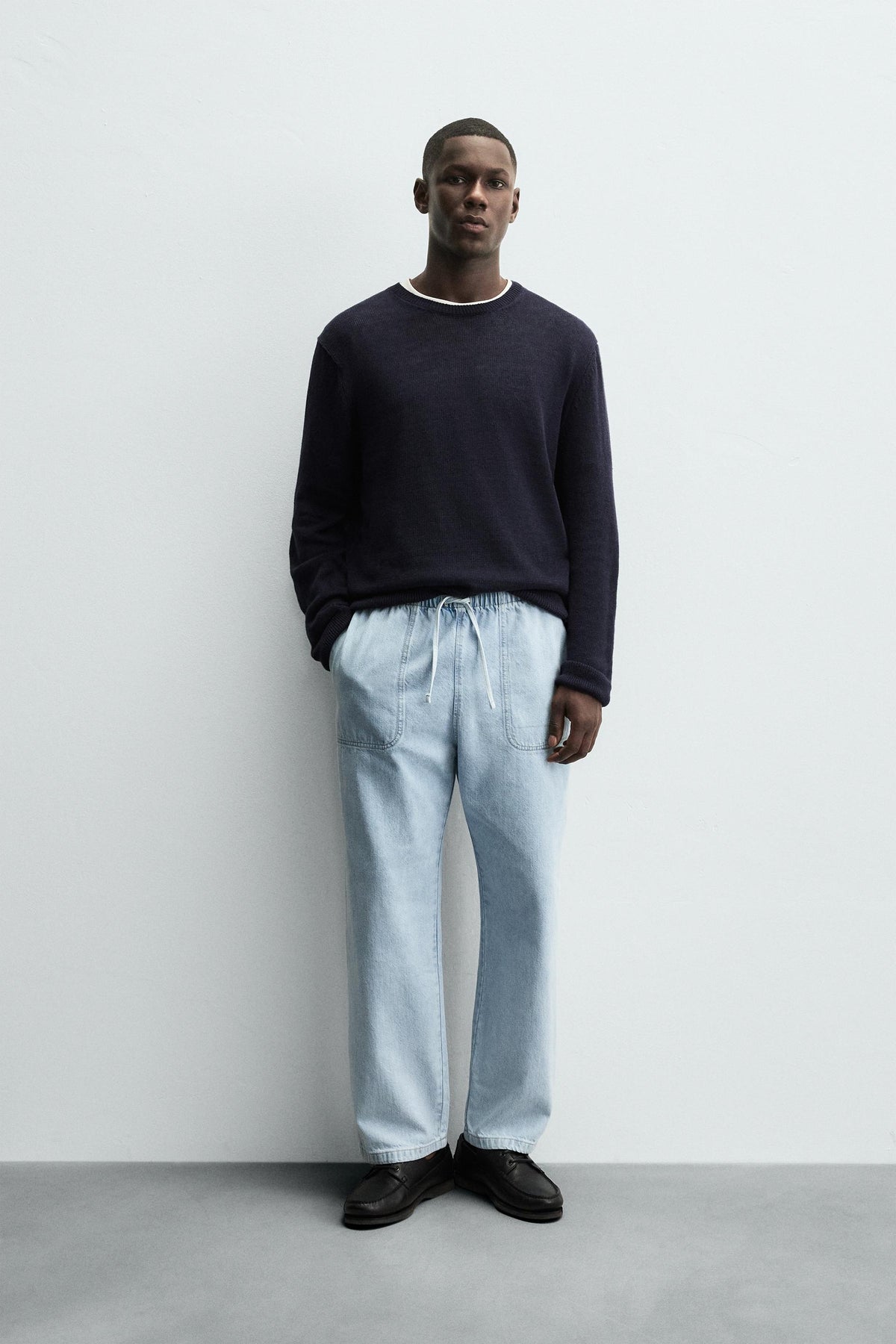 LIGHTWEIGHT JOGGER FIT JEANS - Image 1