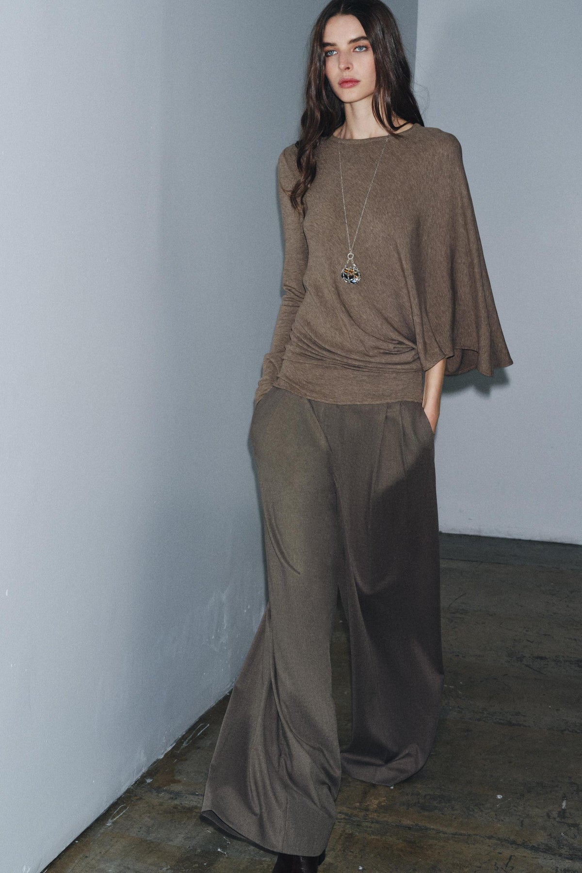 ASYMMETRISCHES CAPE-TOP
