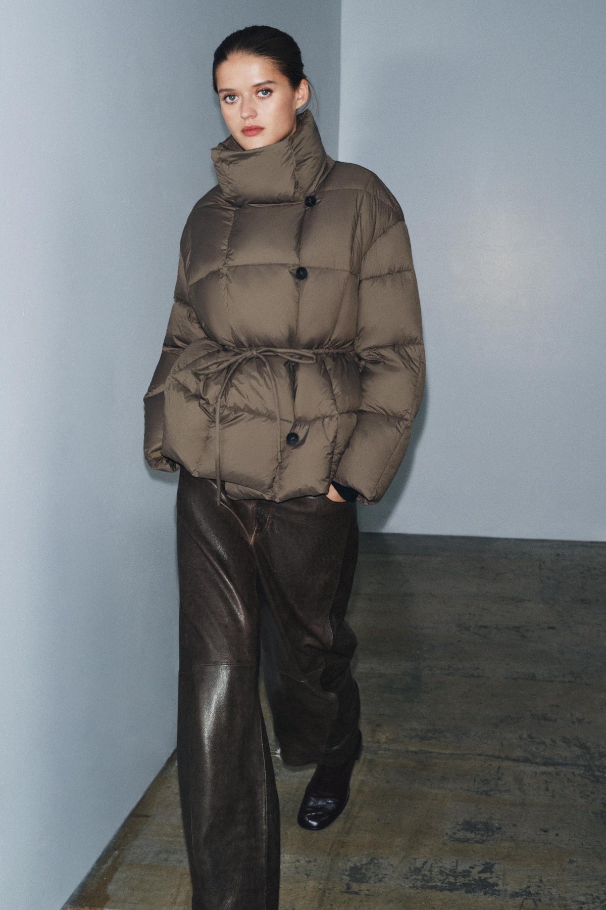 Daunenjacke mit Gürtel