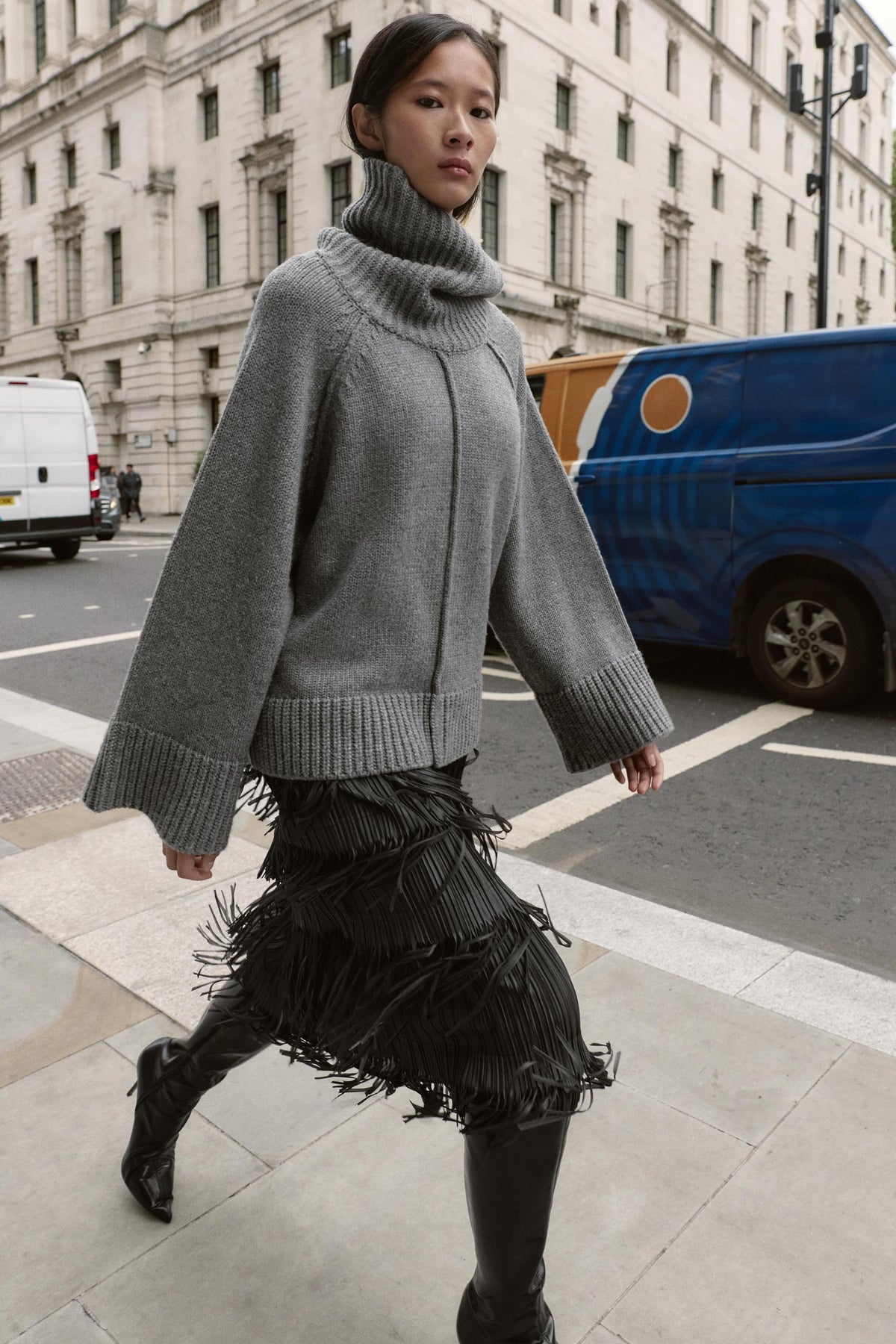 ÜBERGRÖSSERTER STRICKPULLOVER