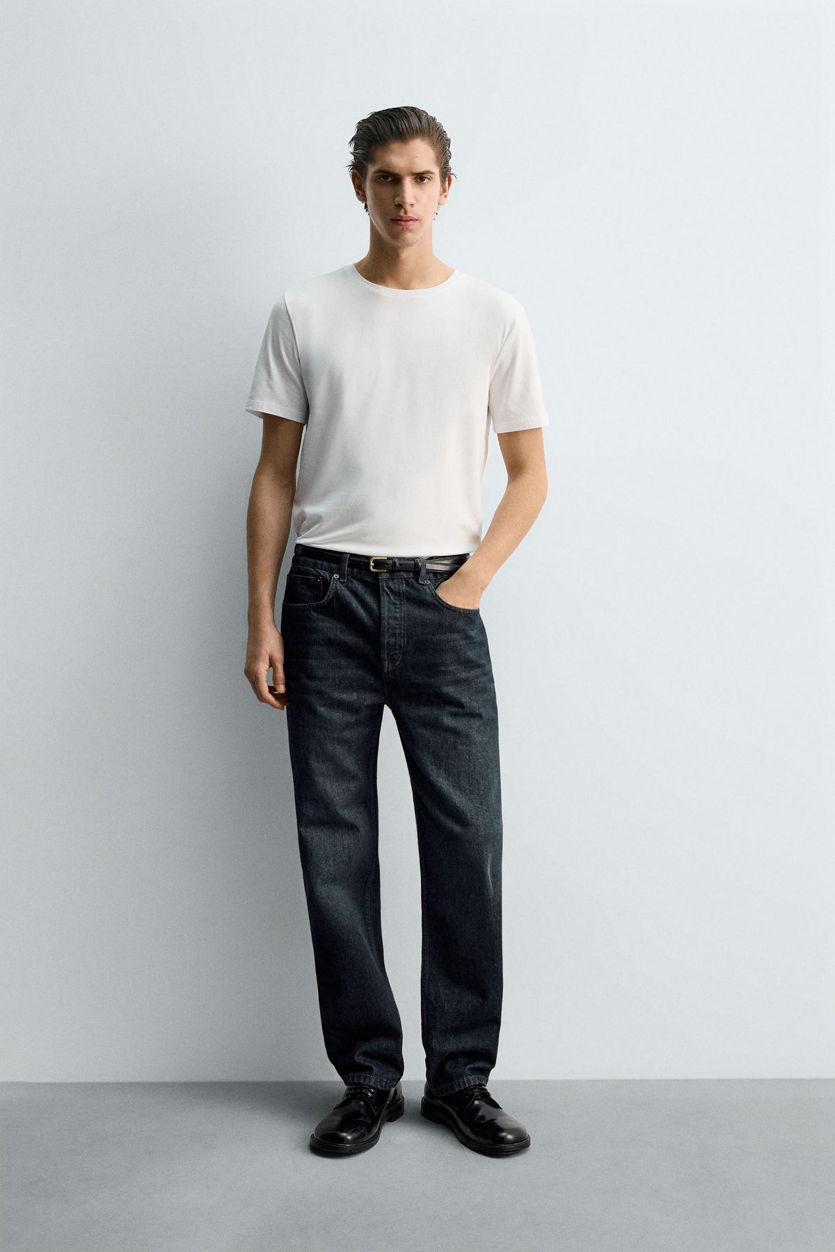 BASIC SLIM FIT T-SHIRT - Image 1