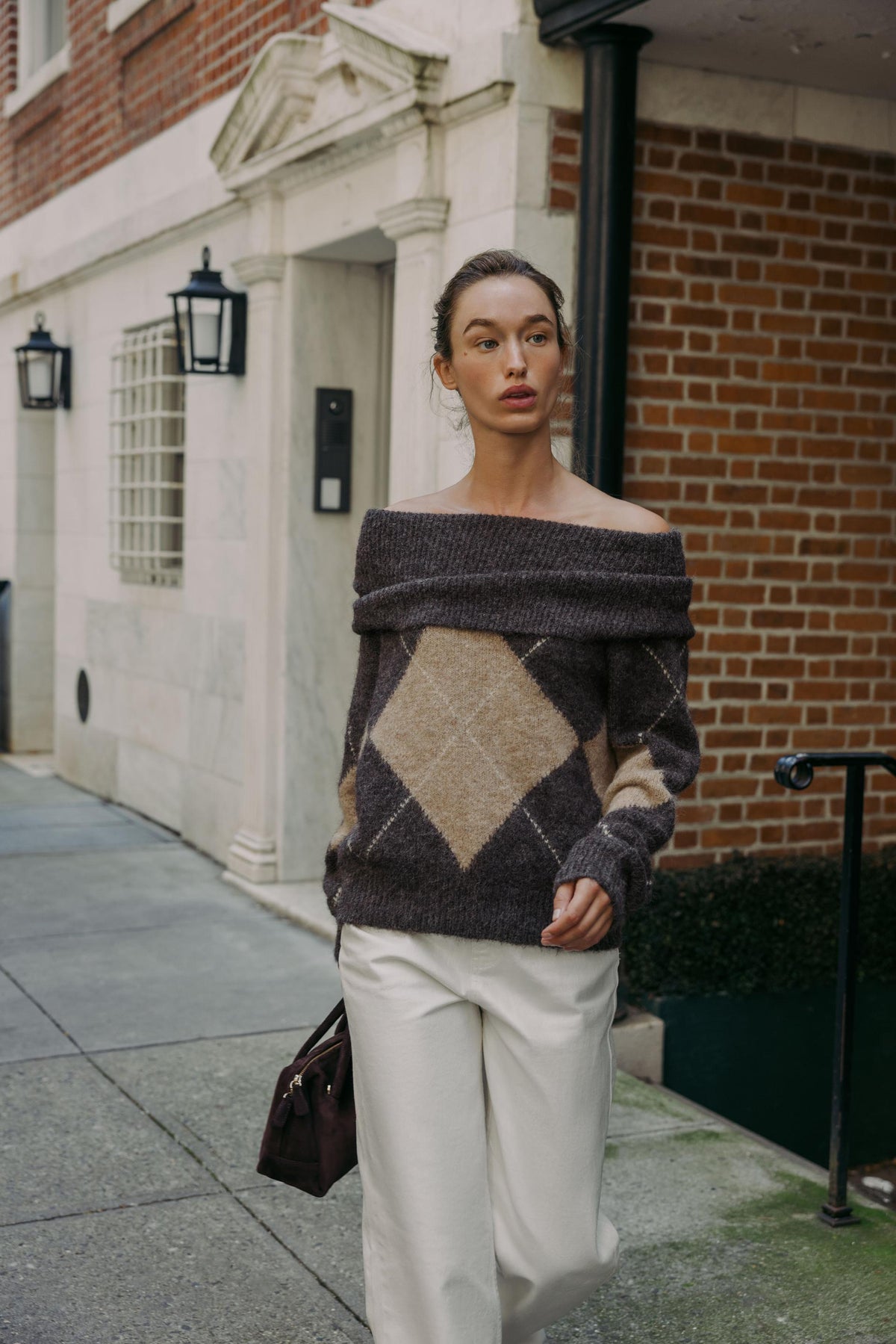 TRÄGERLOSER STRICKPULLOVER