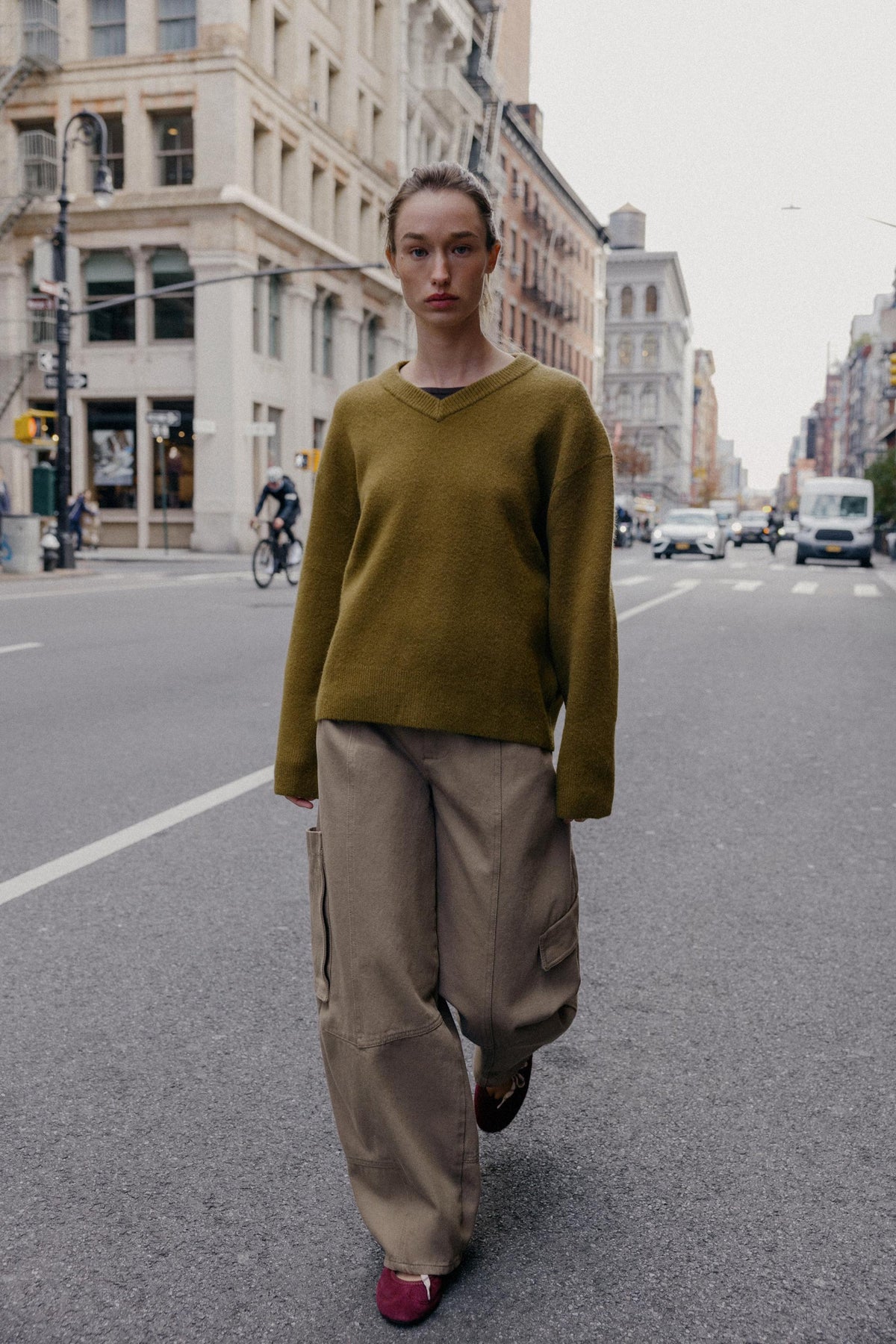 V-NECK KNIT JUMPER