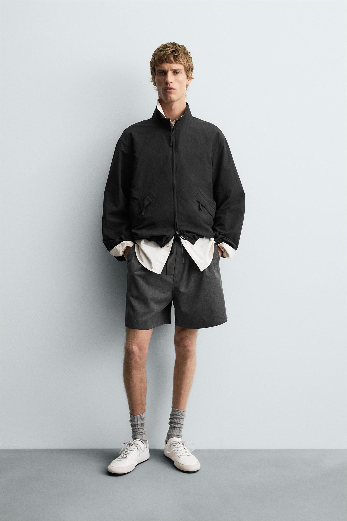 CONTRAST WAIST BERMUDA SHORTS - Image 1
