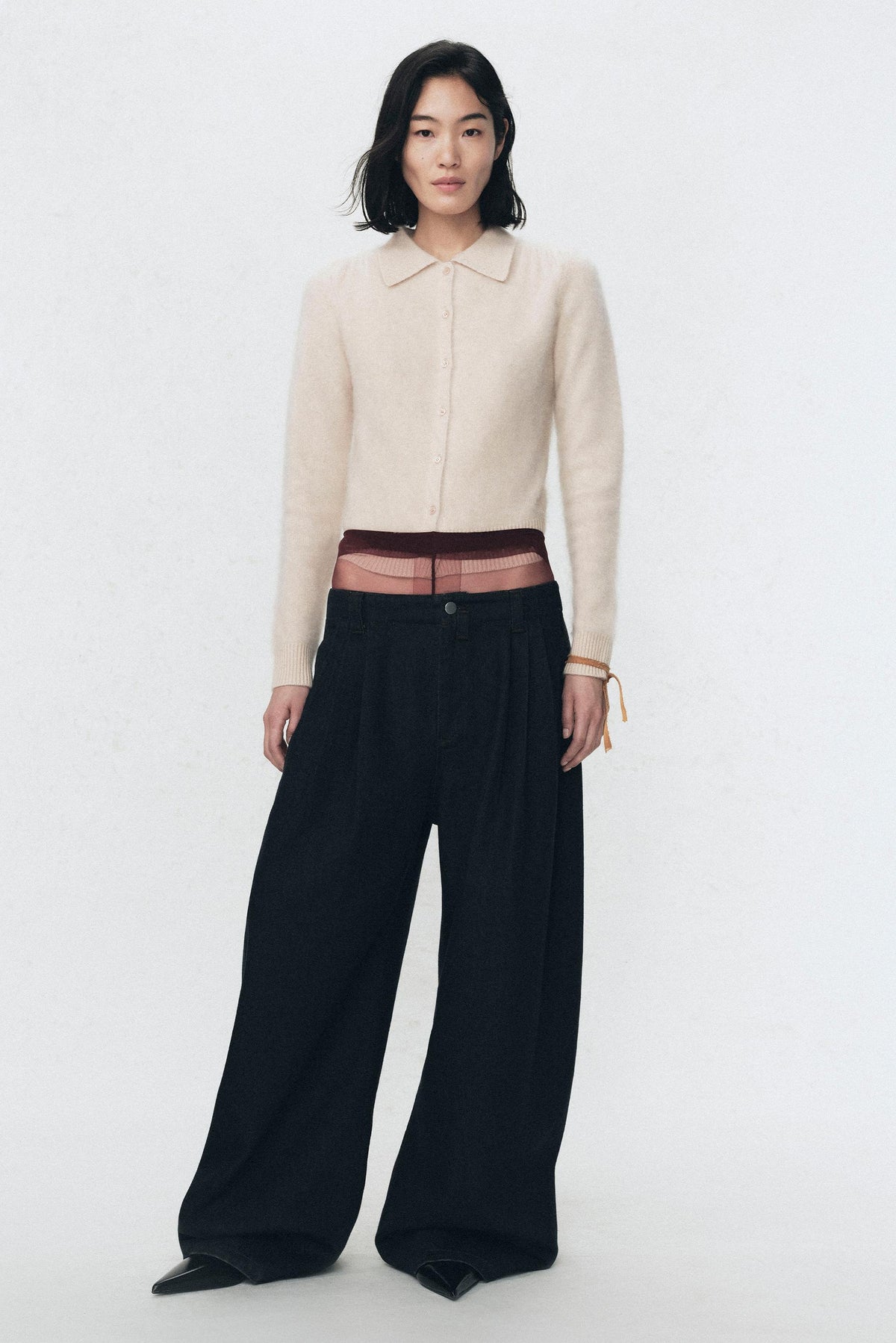 WIDE-LEG JEANS WITH DARTS