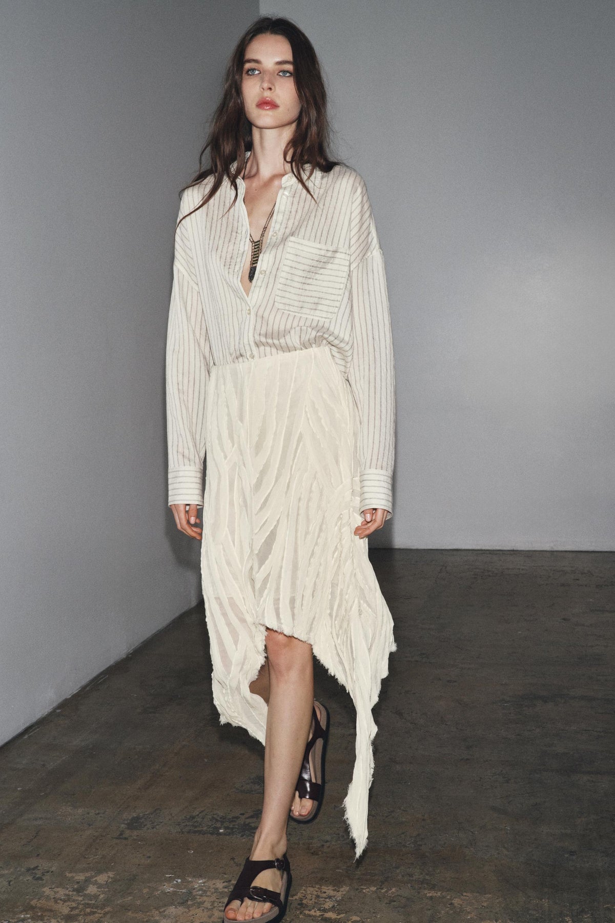 ASYMMETRISCHER PLIZENROCK