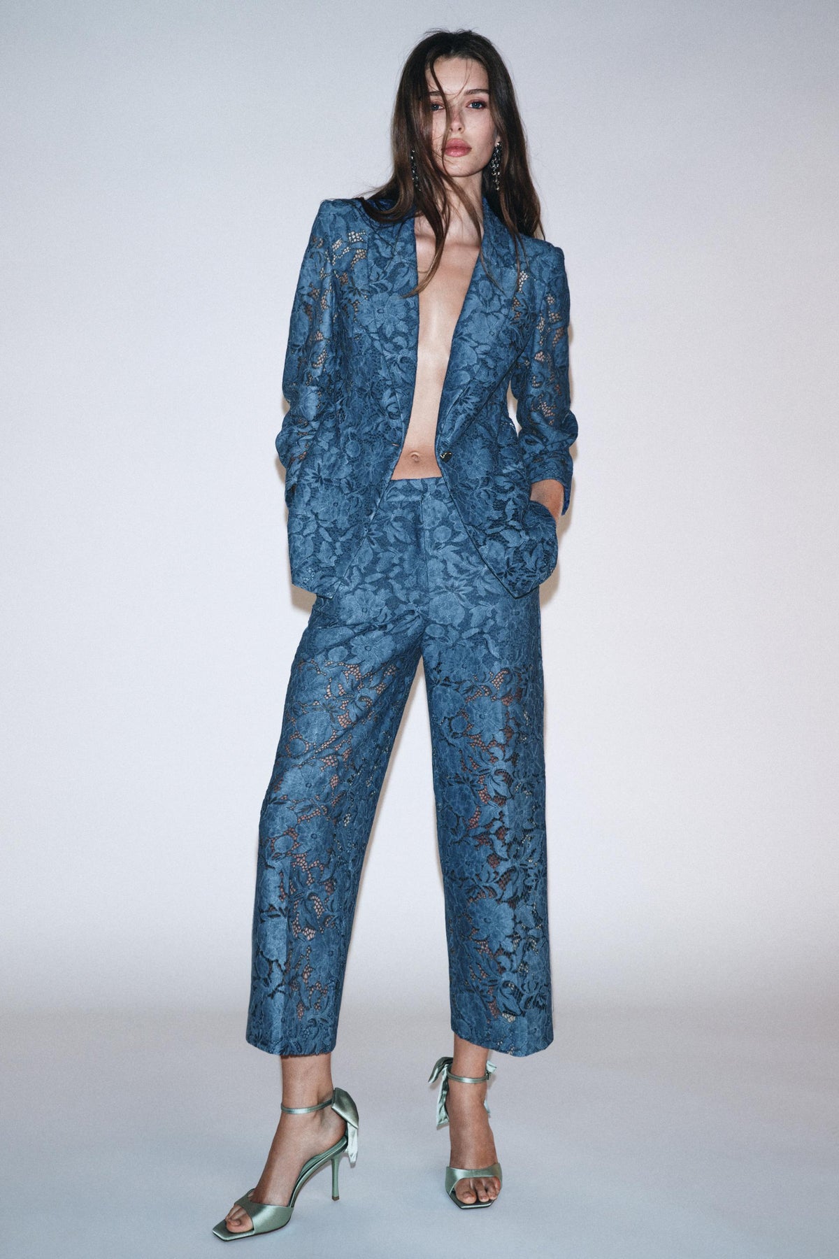 CROPPED LACE TROUSERS