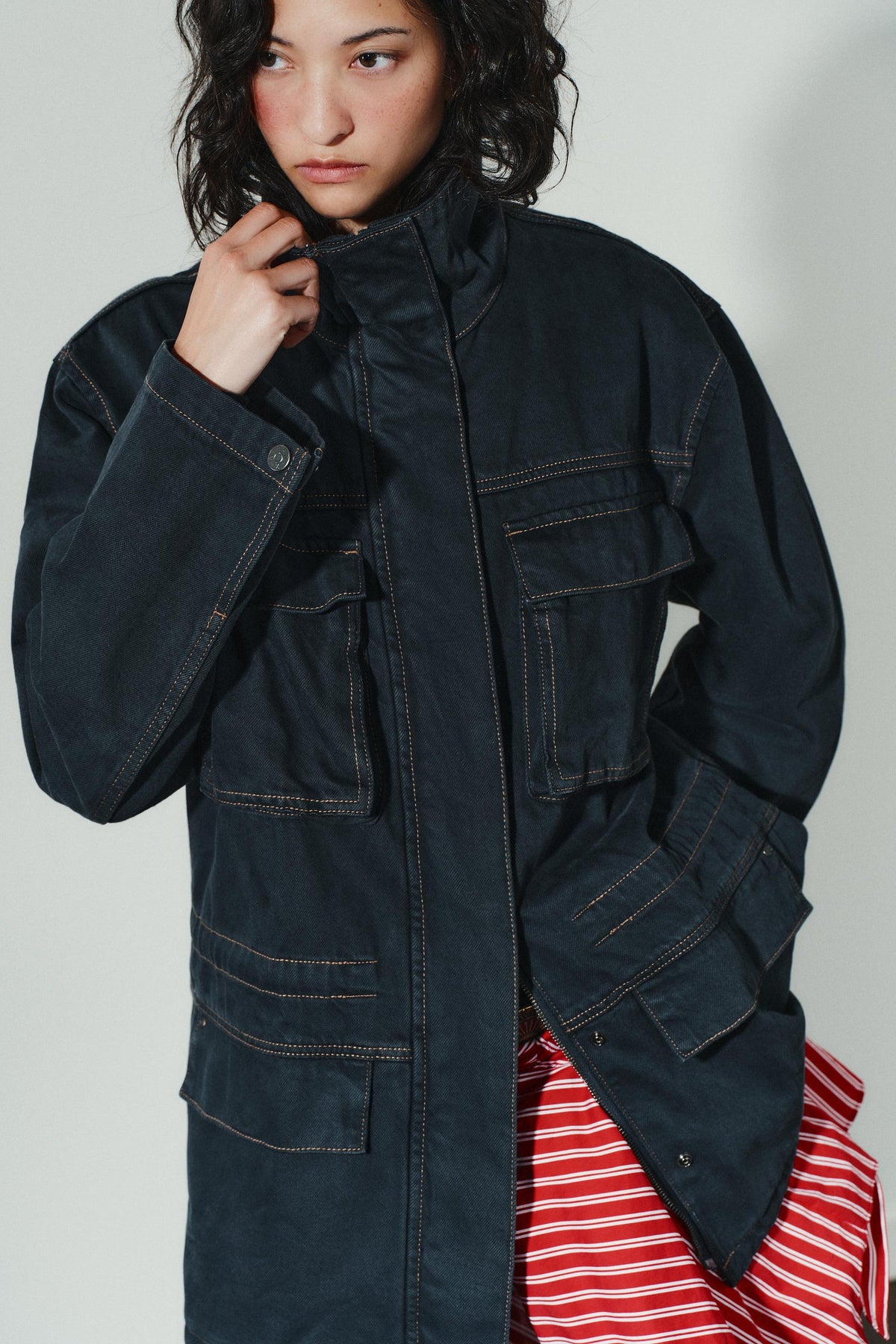 Jacke mit Ziernähten