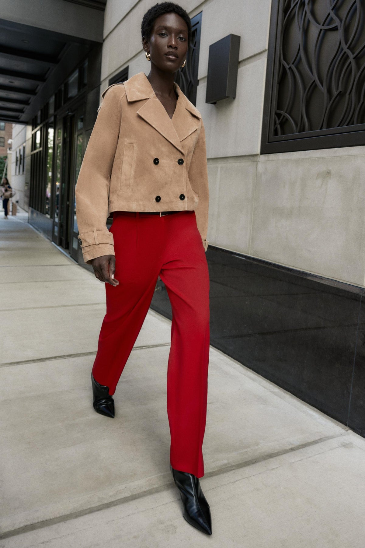 Hose mit geradem Bein und Gürtel