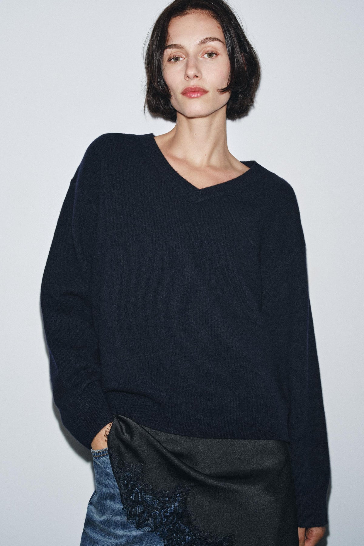 Wollpullover mit V-Ausschnitt