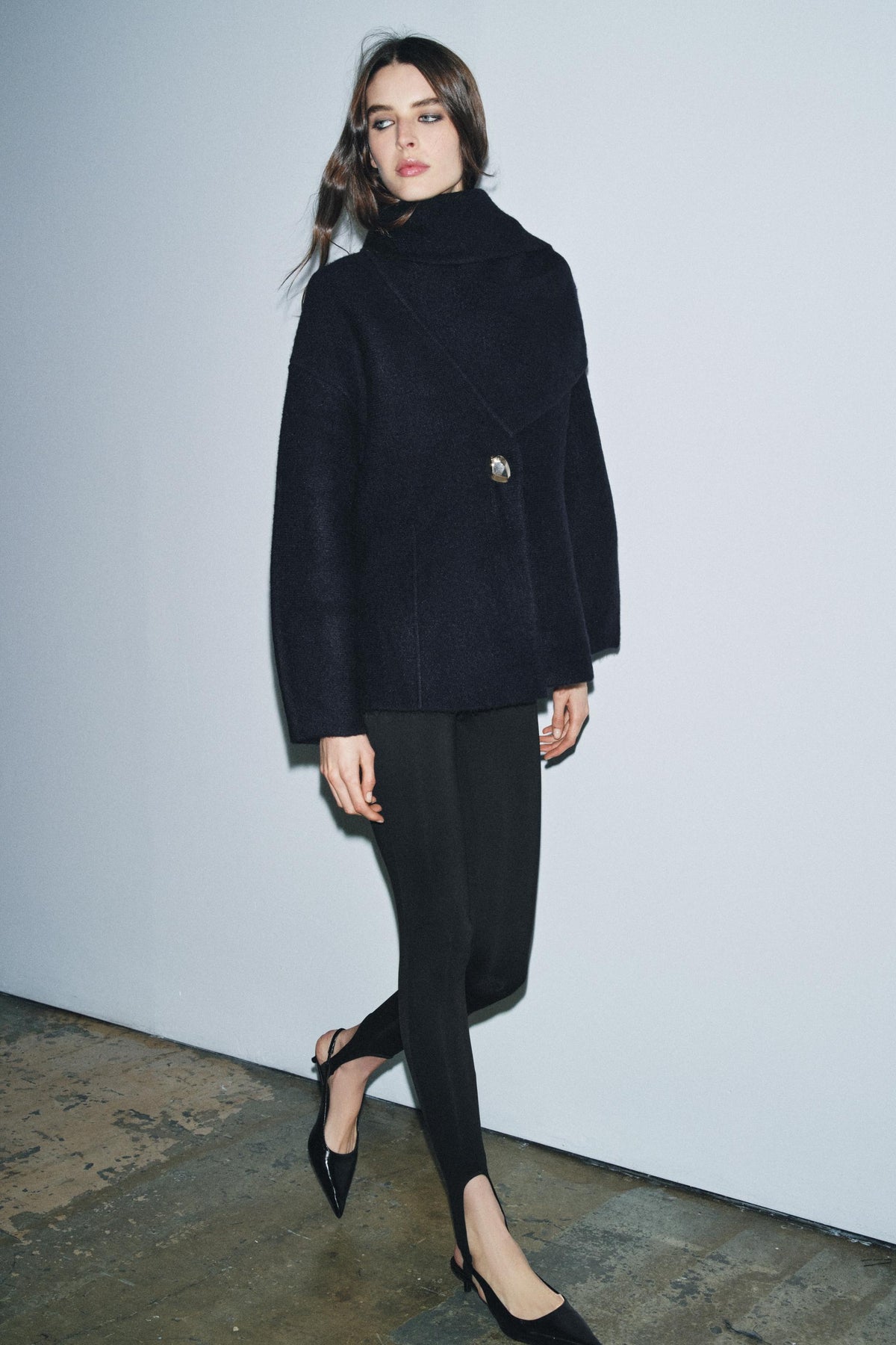 SHORT KNIT COAT WITH SCARF - Image 1