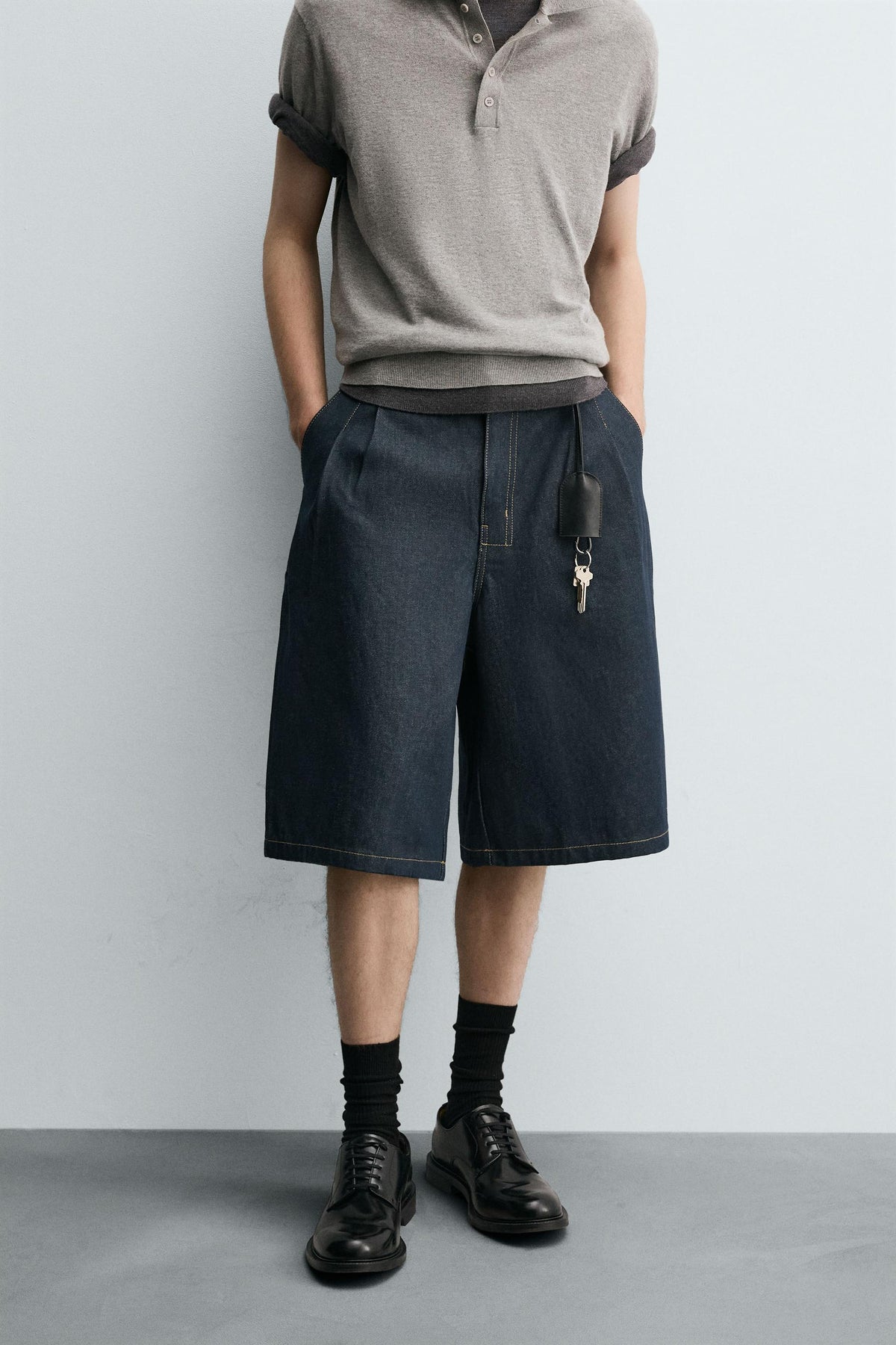 PLEATED RELAXED FIT DENIM BERMUDA SHORTS - Image 2