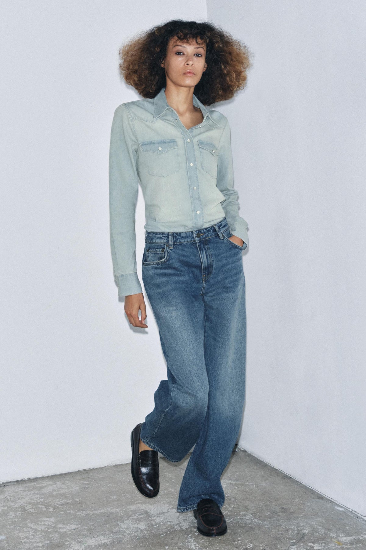 Barrel Mid-Waist Jeans