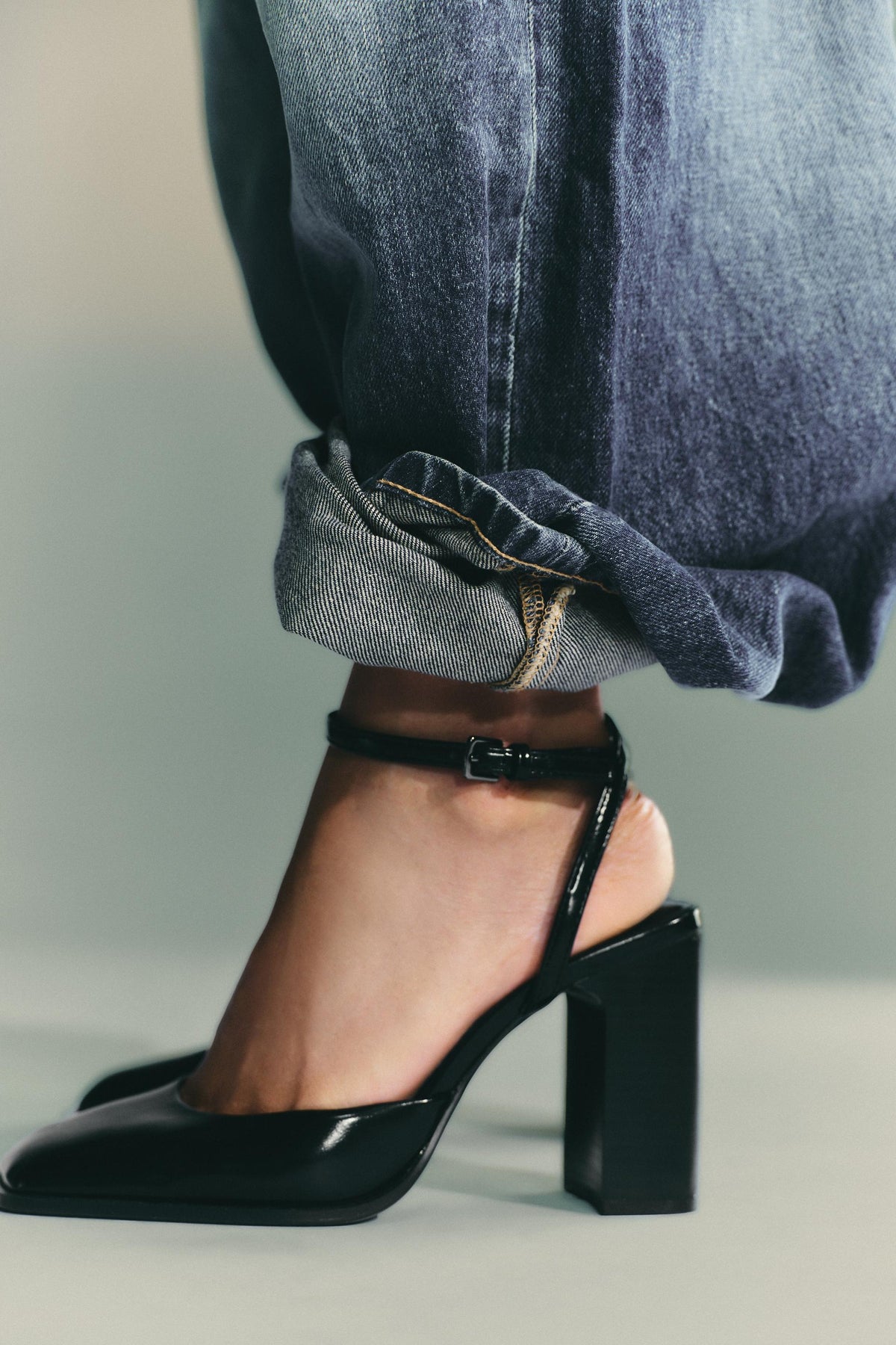 Slingback-Schuhe mit eckiger Spitze