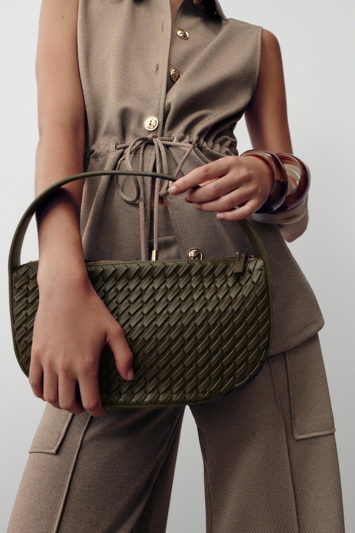 HANDTASCHE MIT GEWEBE-EFFEKT