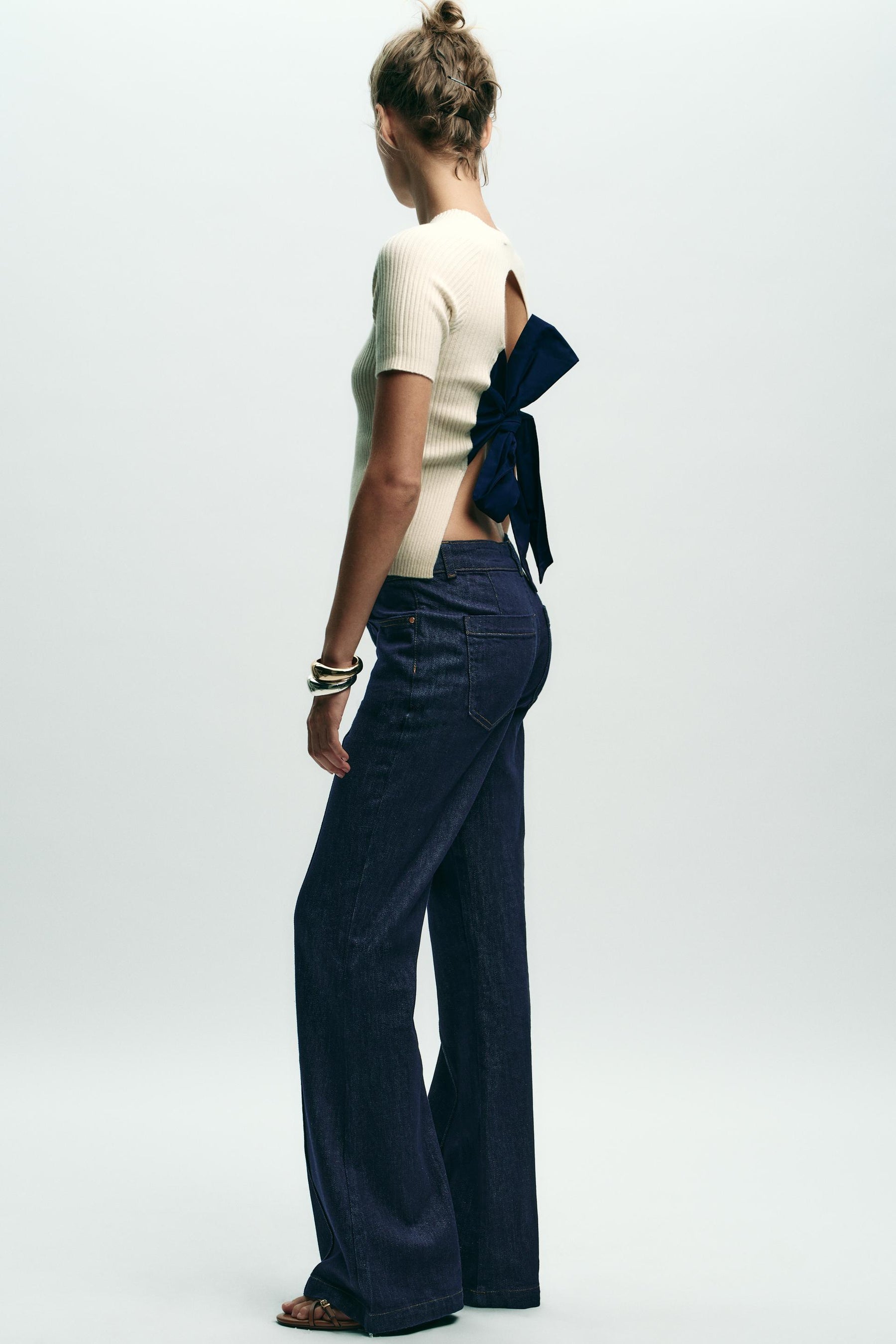 Knit jumper with bow