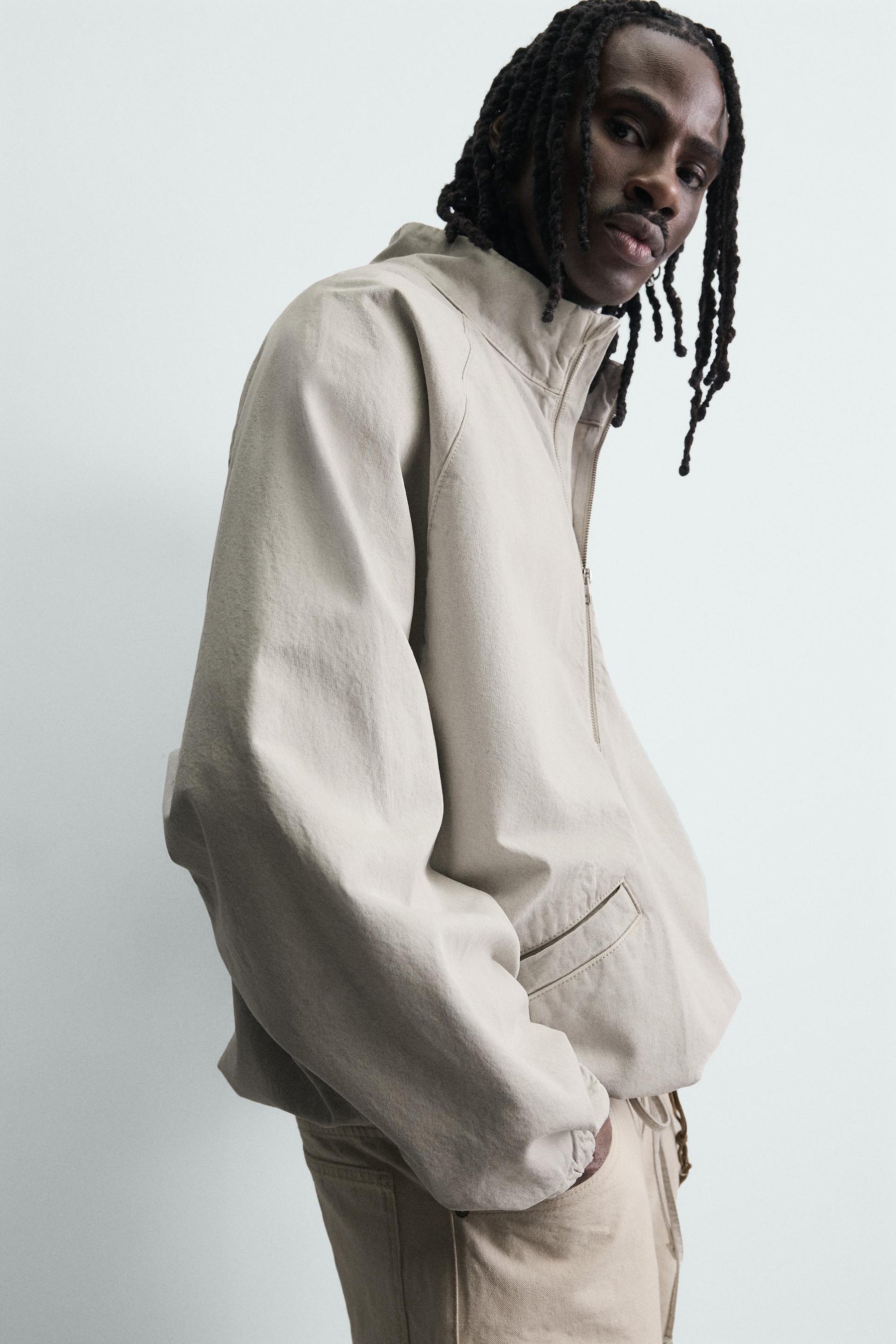 Sweatshirt mit Reißverschlusstasche