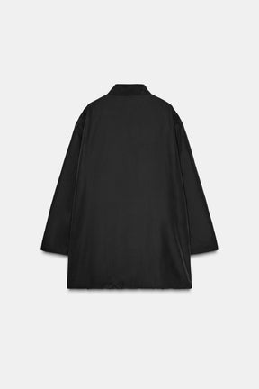 Übergroße Nylonjacke