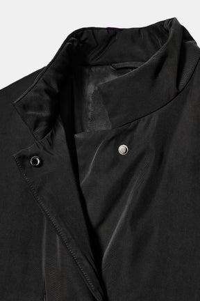 Übergroße Nylonjacke