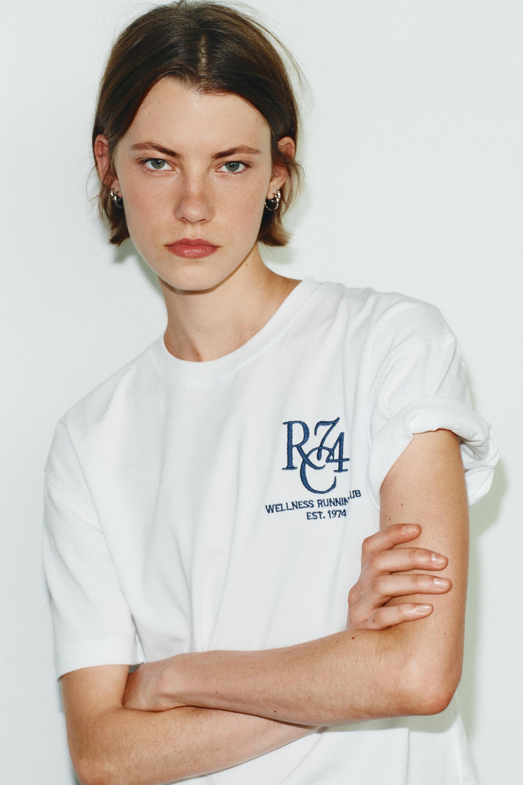 EMBROIDERED T-SHIRT
