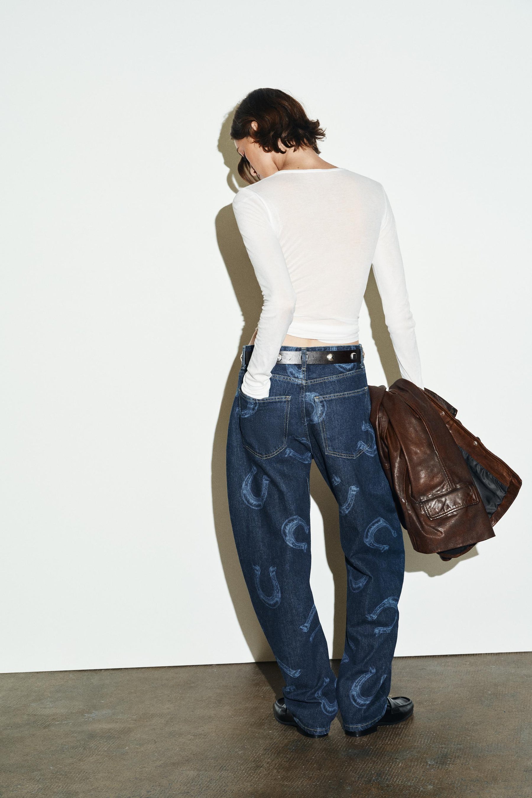 Hochtaillierte Barrel-Jeans