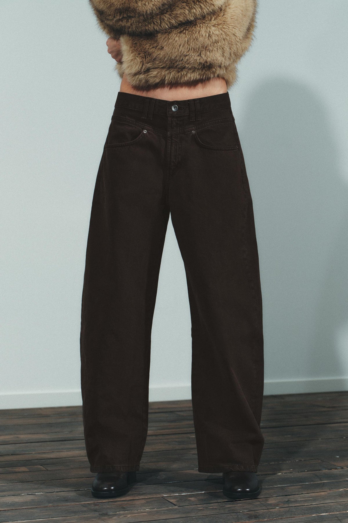 Baggy Low-Rise Jeans