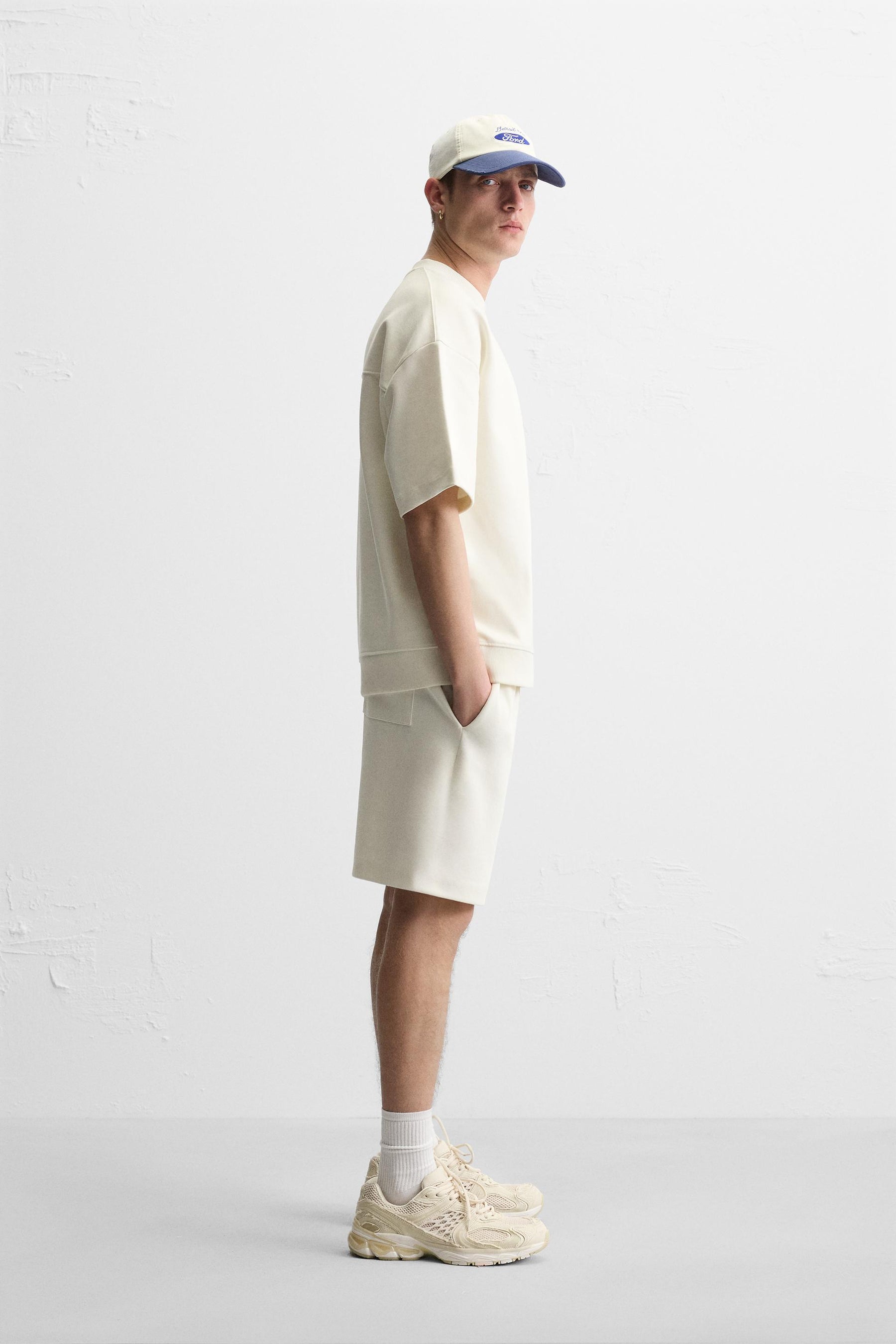 TECHNICAL INTERLOCK BERMUDA SHORTS - Image 4