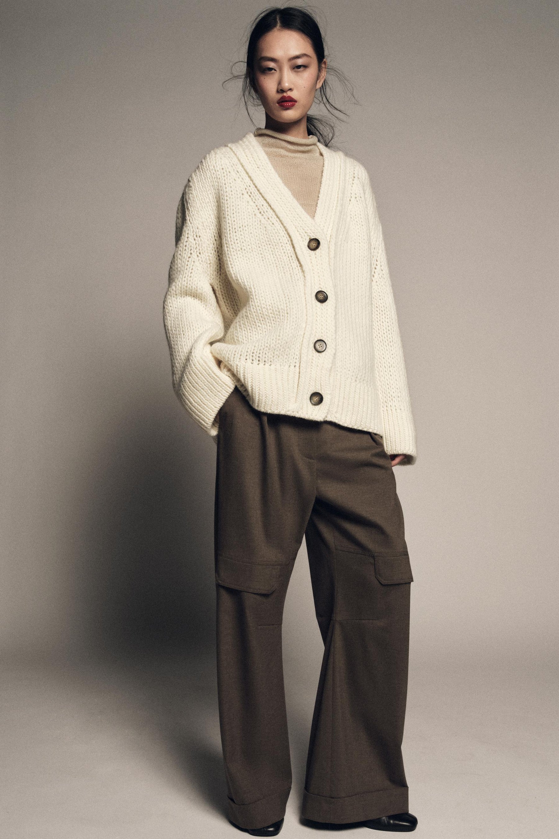 100% WOOL V-NECK CARDIGAN - Image 1