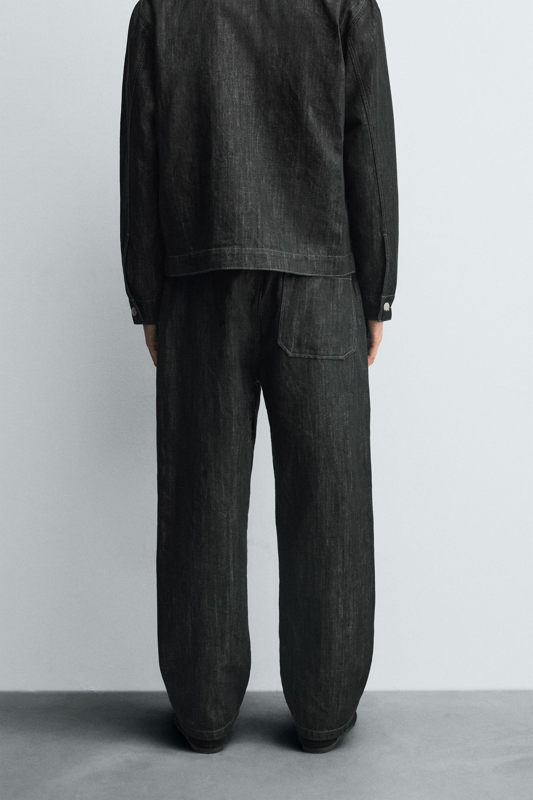 RELAXED FIT JOGGER JEANS - Image 3