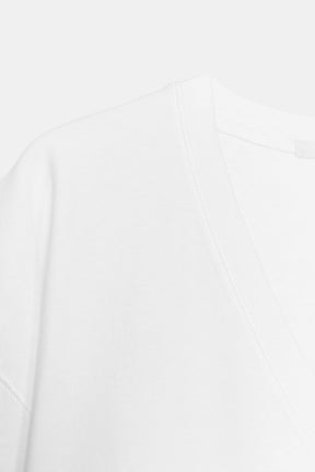 V-Ausschnitt-T-Shirt