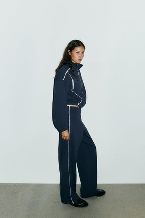 VOLUME LACE SWEATSHIRT