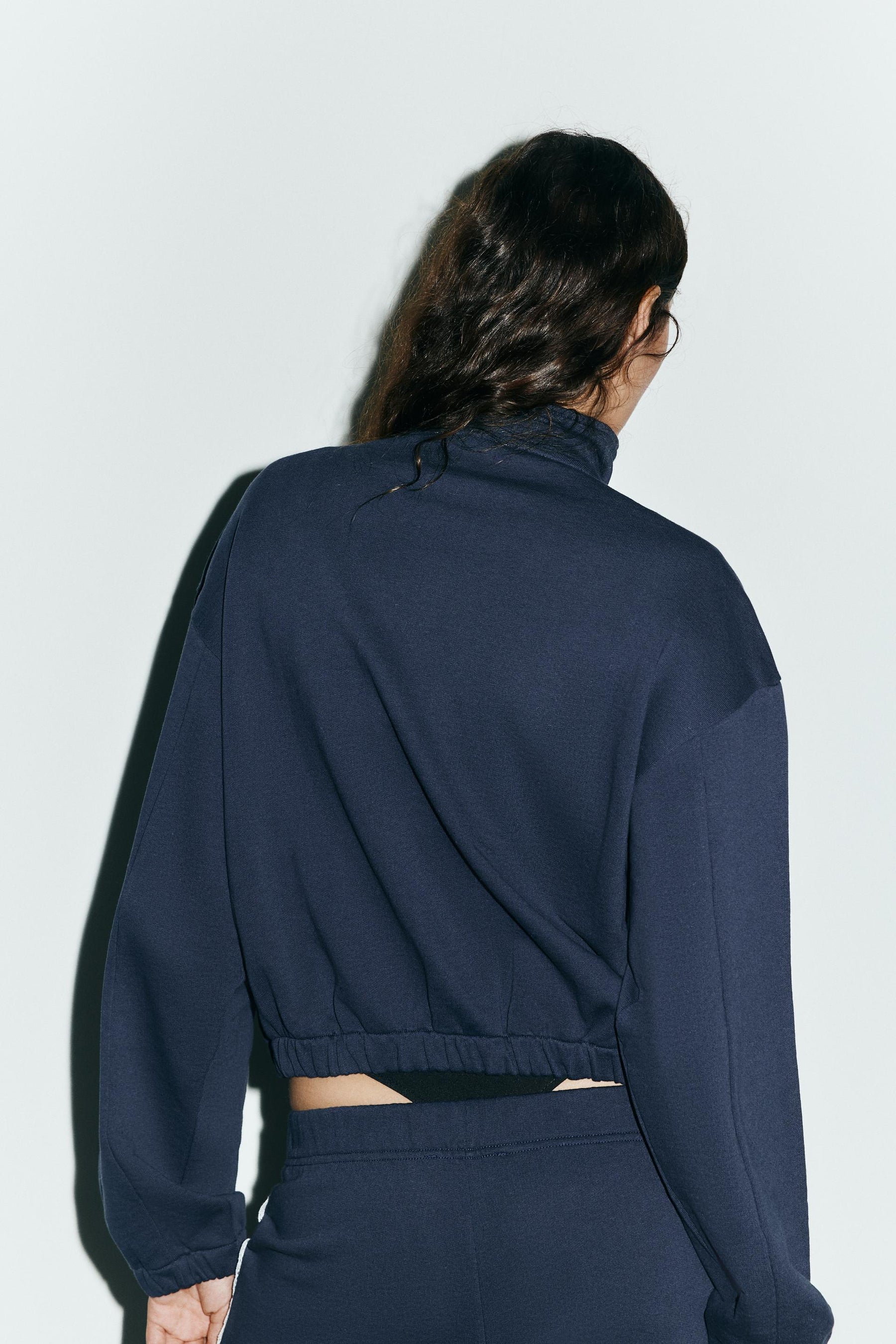 VOLUME LACE SWEATSHIRT