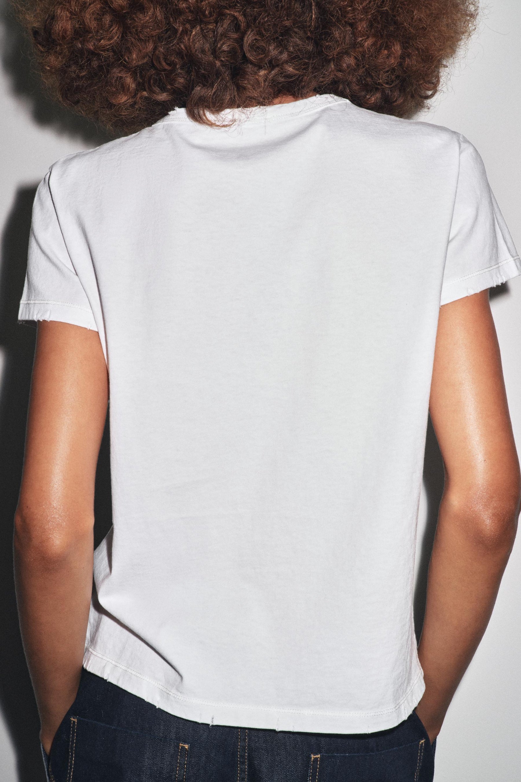 Zerrissenes T-Shirt