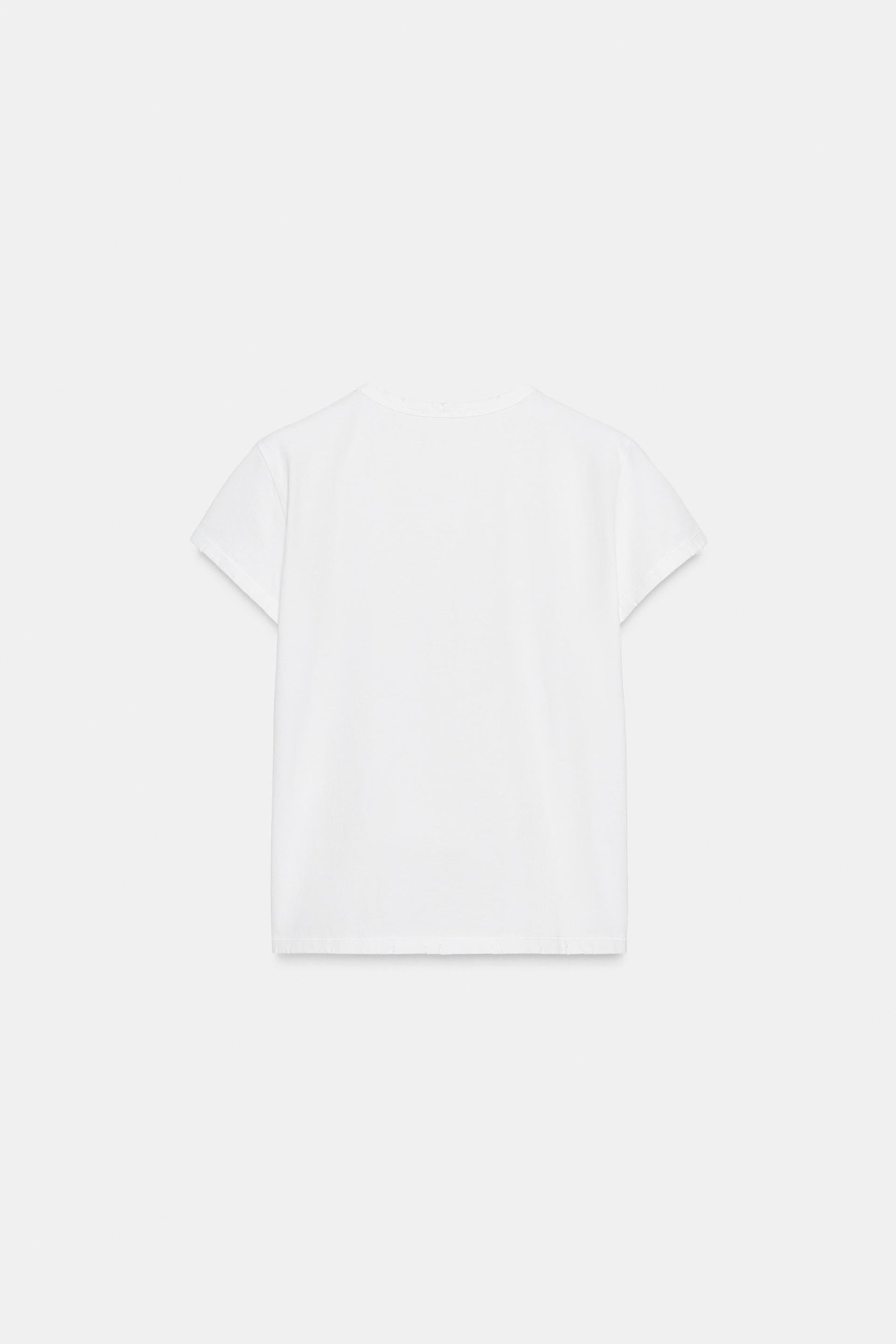 Zerrissenes T-Shirt