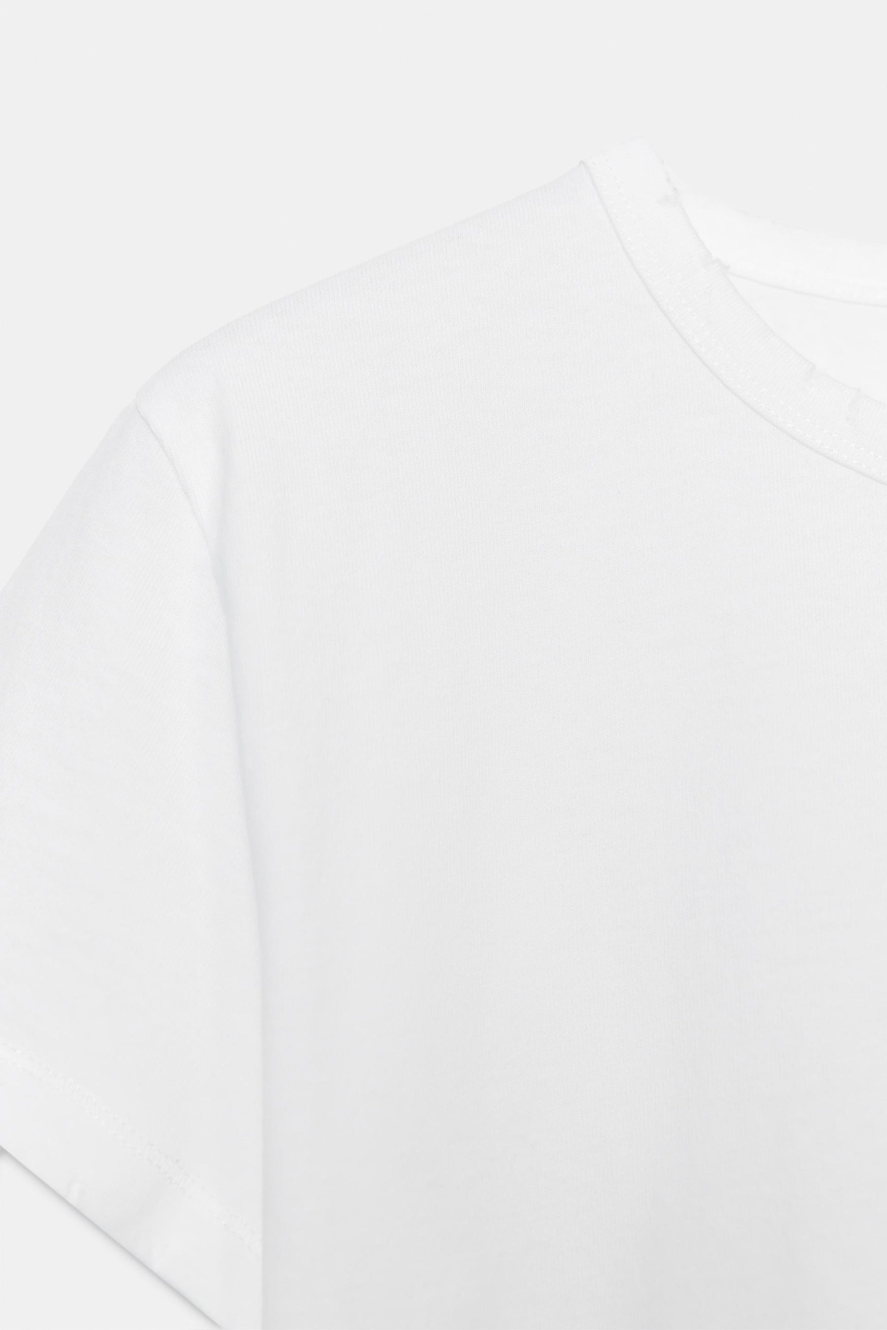 Zerrissenes T-Shirt